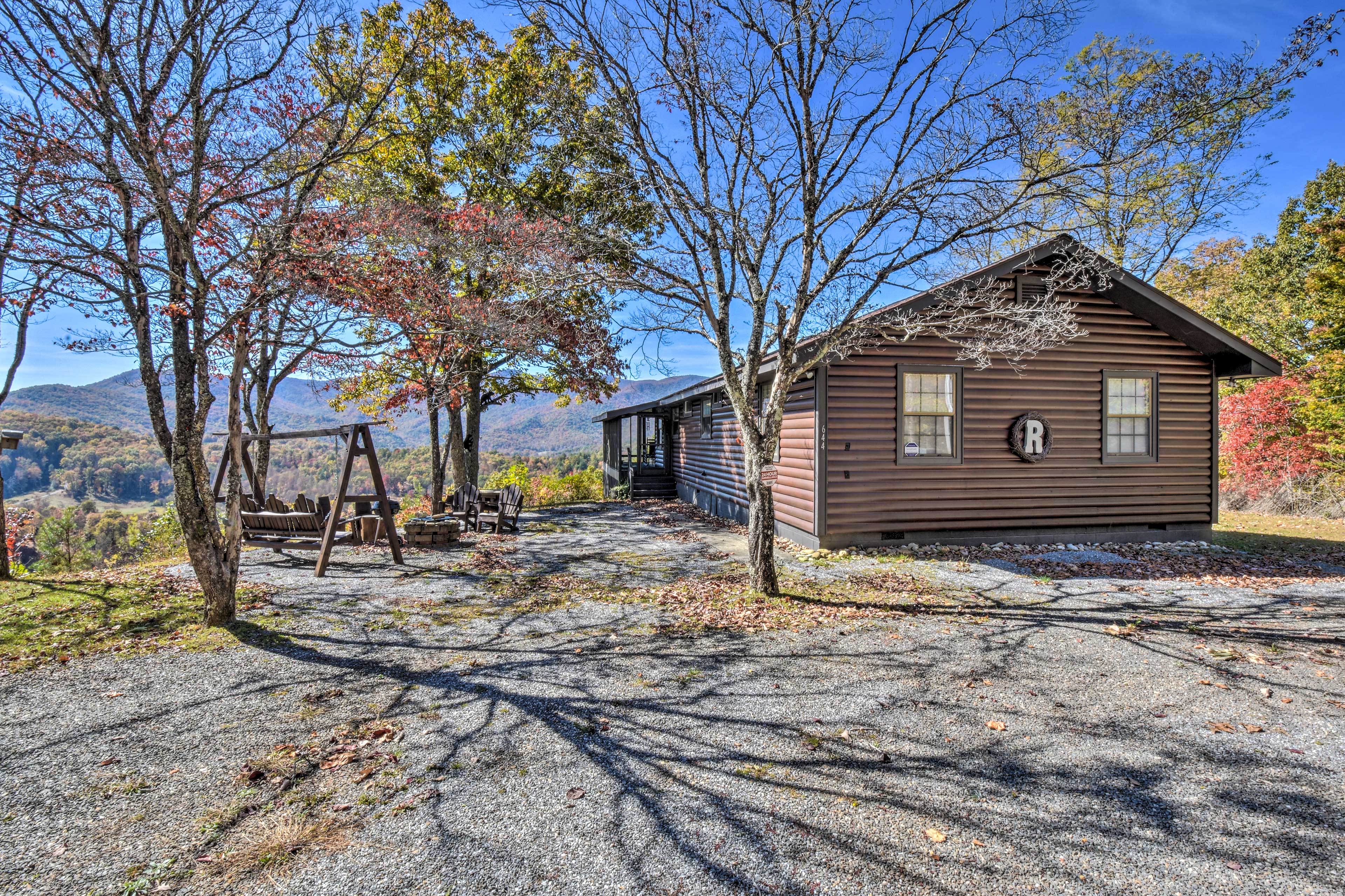 Cabin Exterior | Driveway Parking (2 Vehicles)