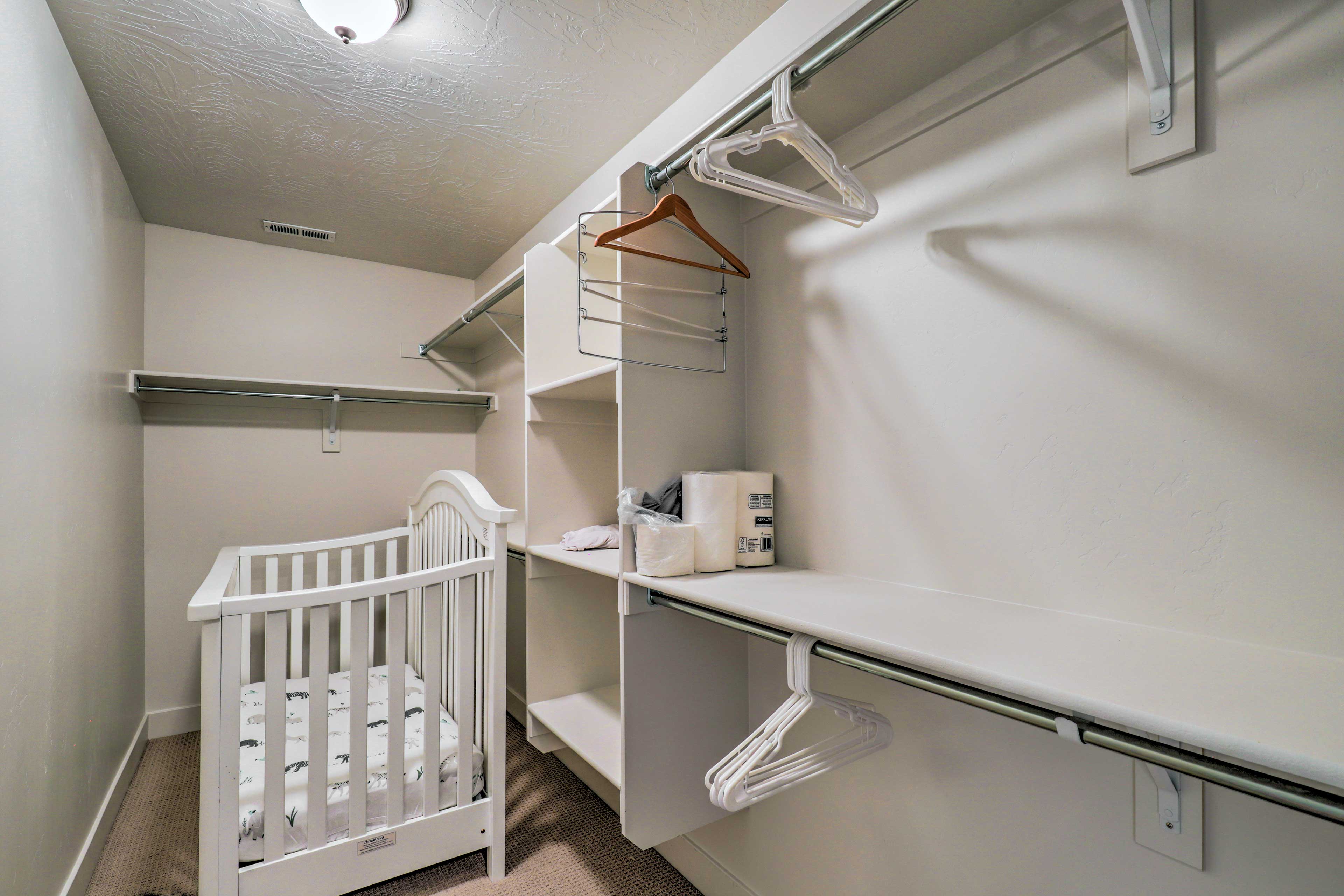 Walk-In Closet | Hangers | Crib