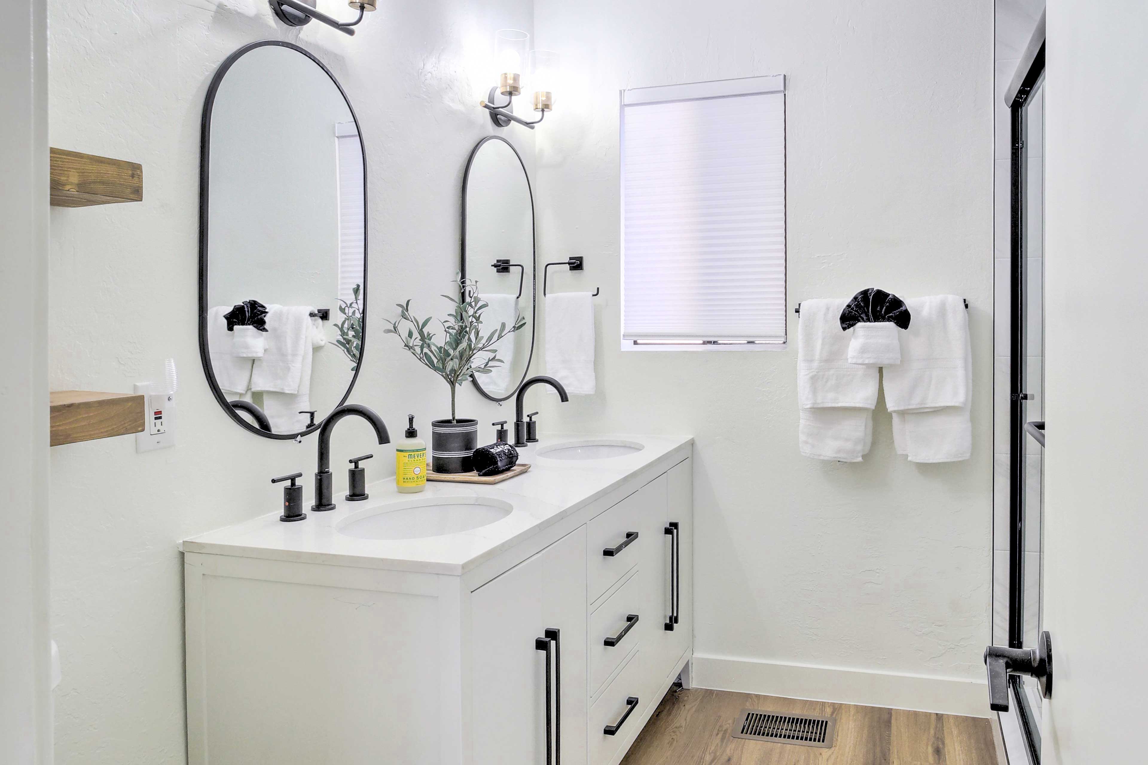 Full En-Suite Bathroom | Complimentary Toiletries