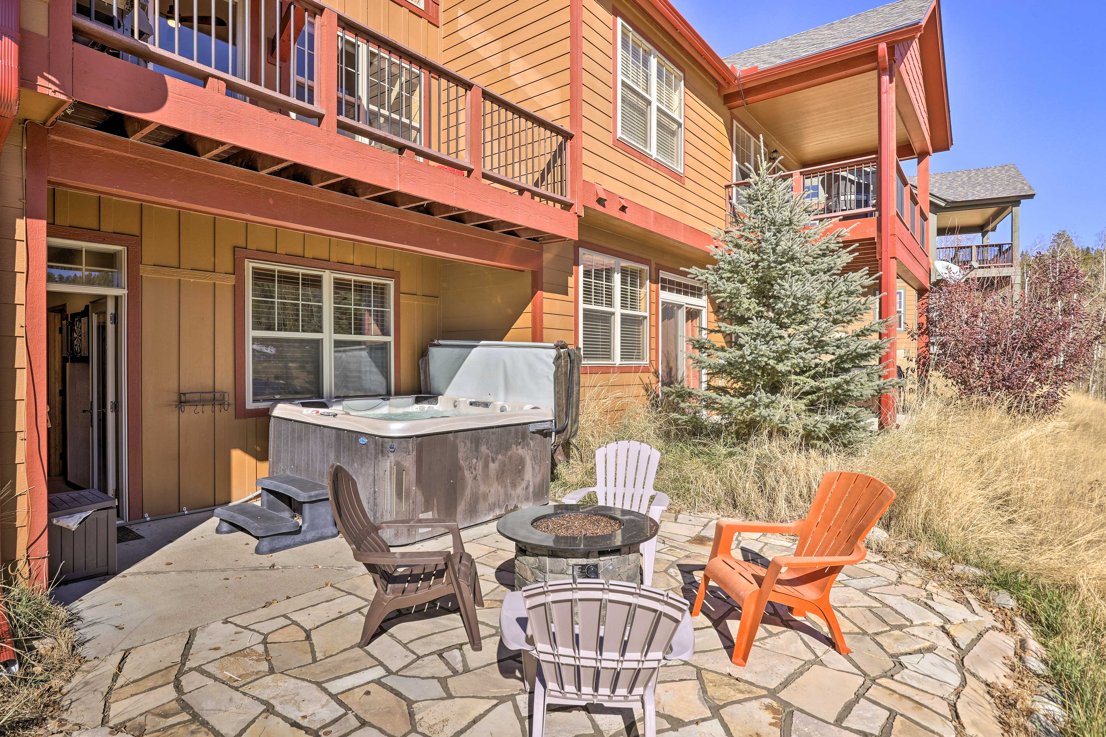 Gorgeous Fraser Townhome w/ Private Hot Tub!