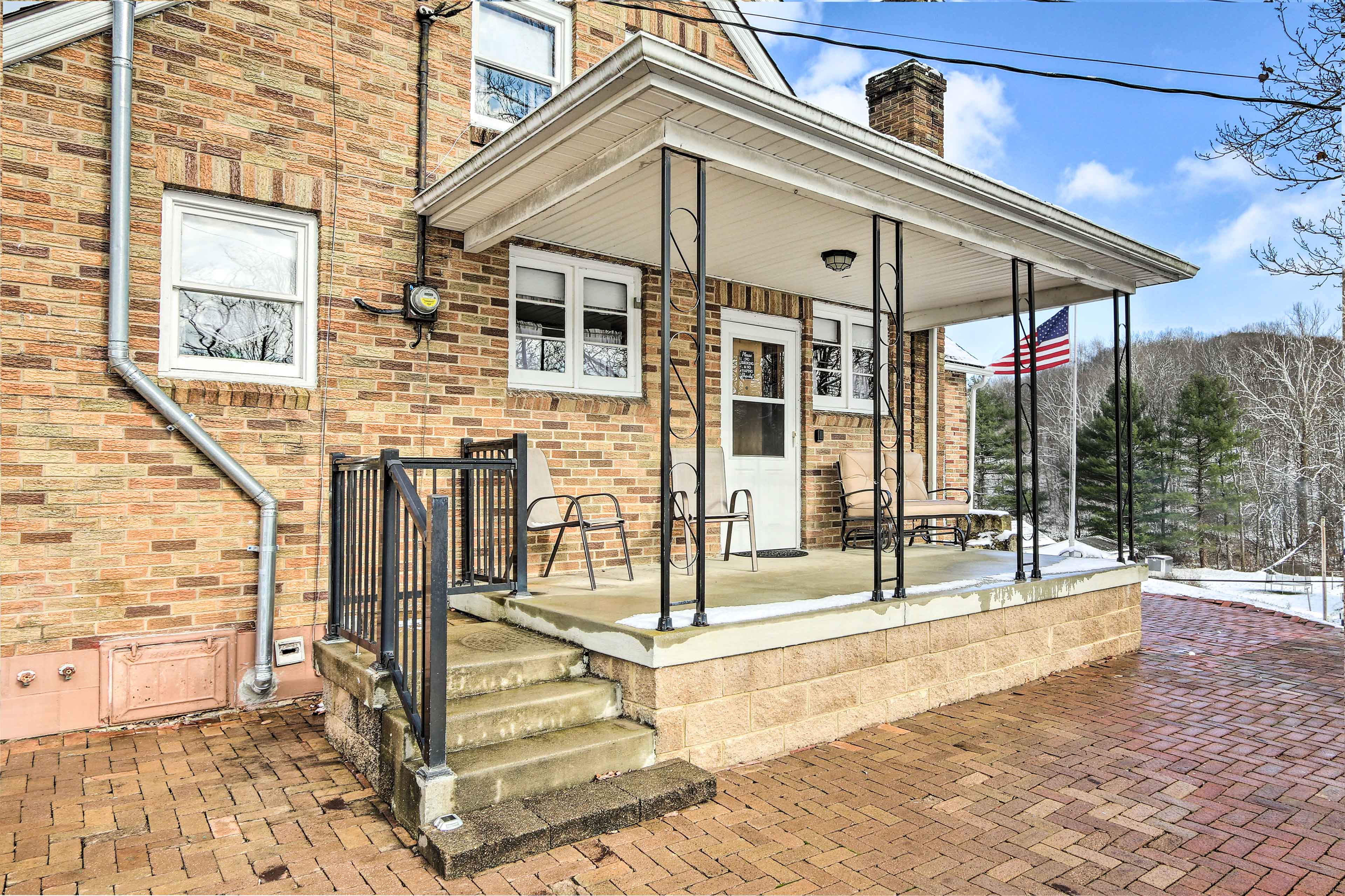 Private Patio | Fire Pit | Gas Grill | Picnic Table