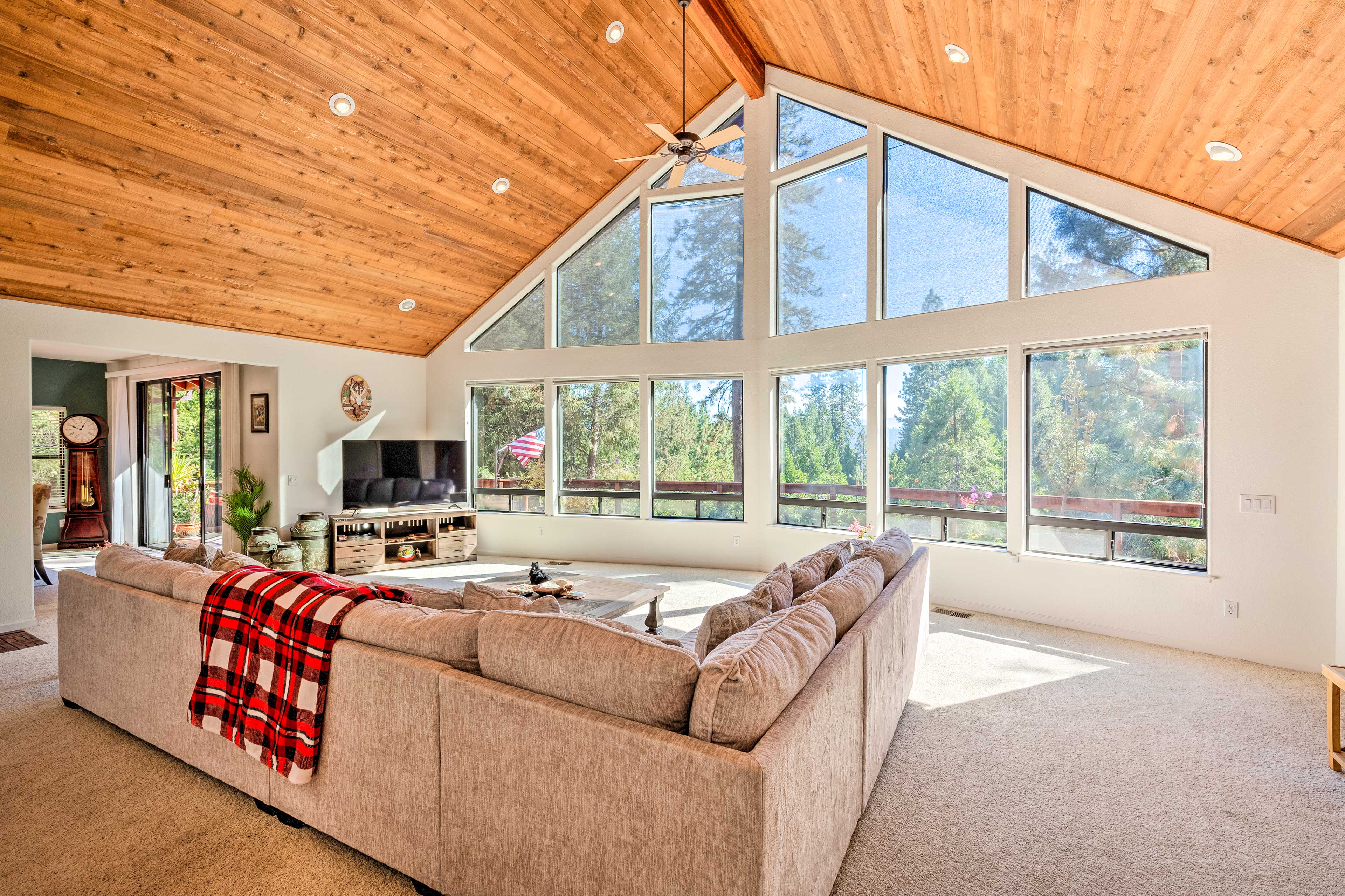 Living Room | 2-Story Cabin