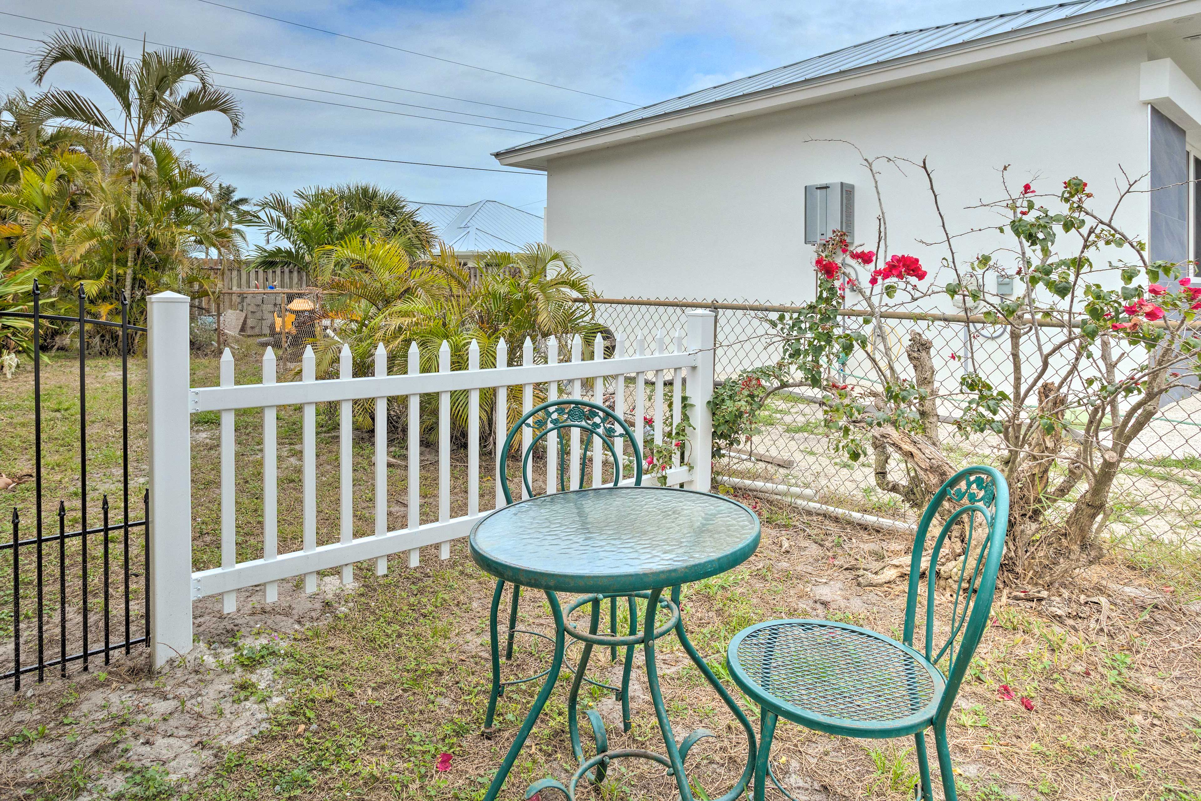 Private Yard | Outdoor Dining