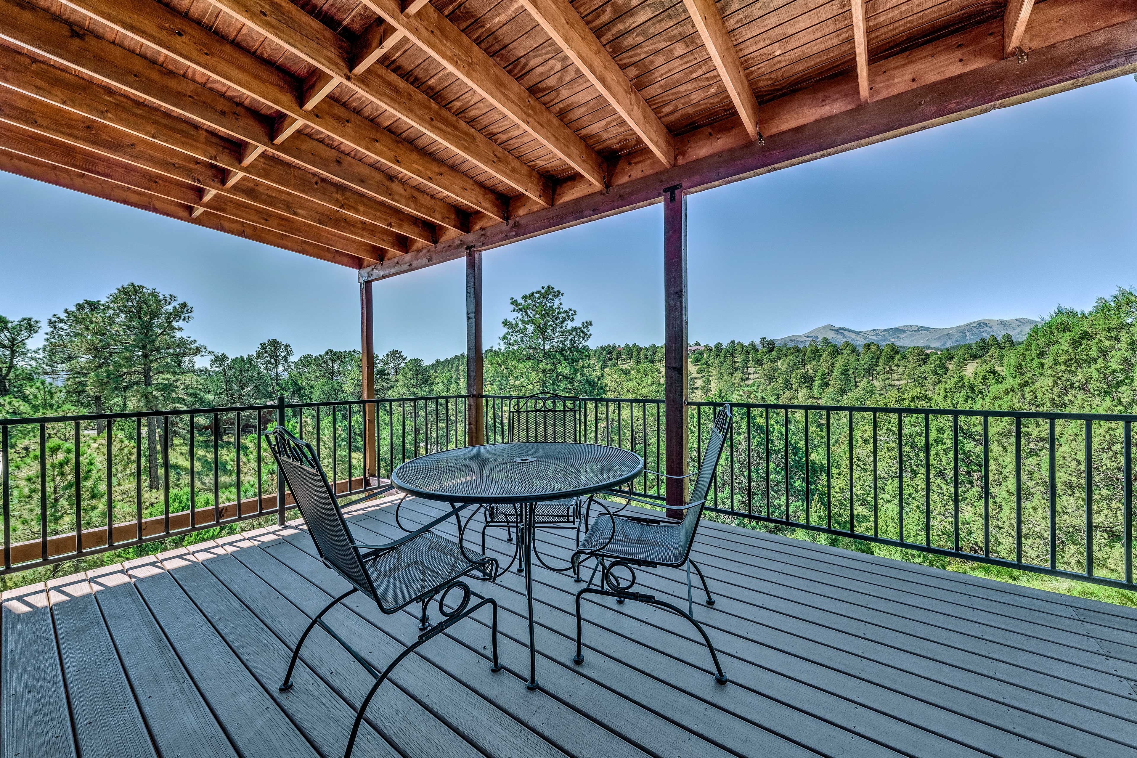 Covered Dining Area | Mountain View