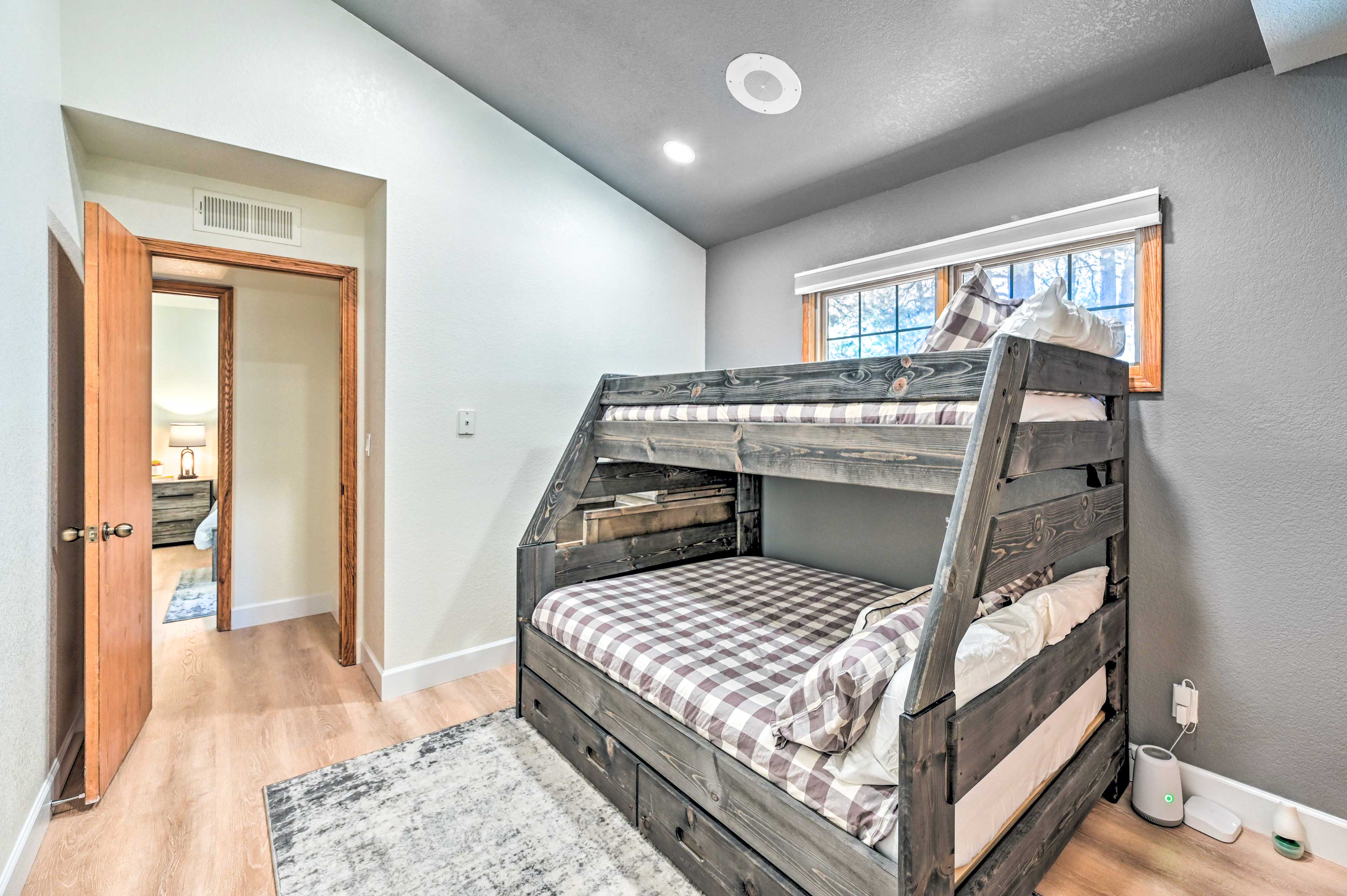 Bedroom 2 | Twin/Full Bunk Bed w/ Twin Trundle | 1st Floor