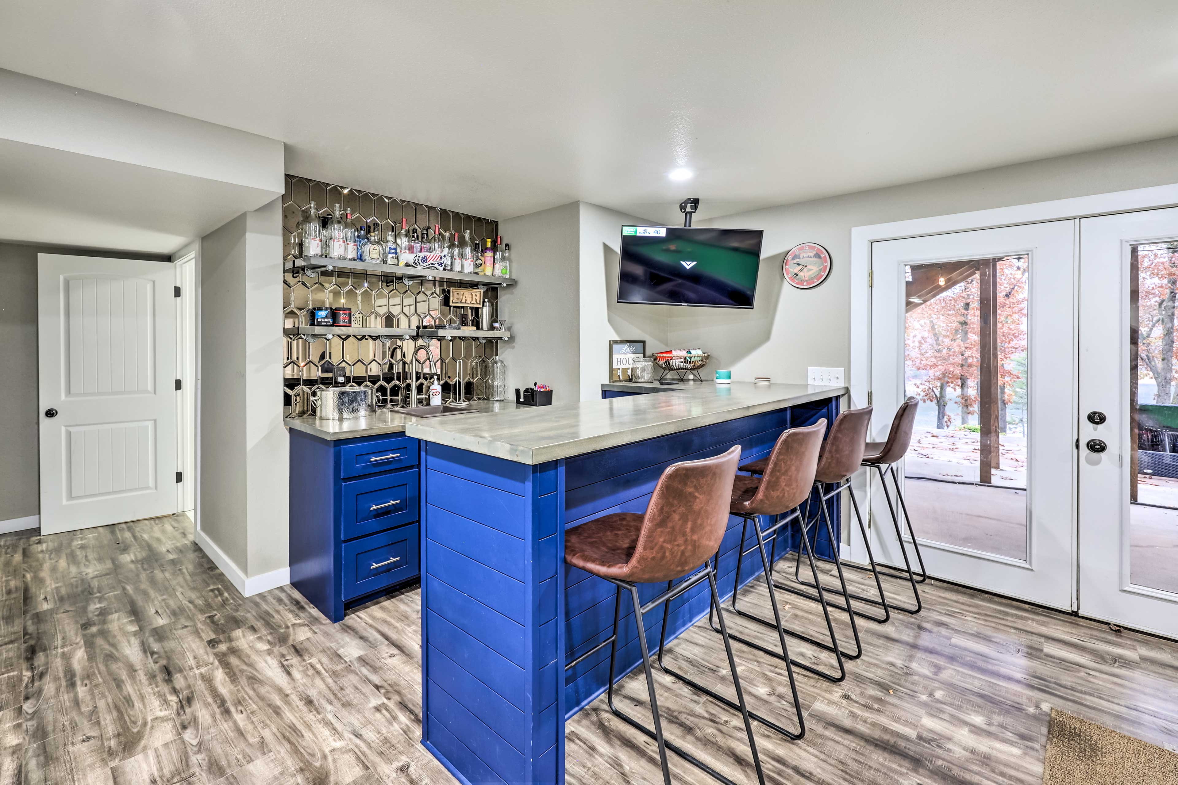 Wet Bar | Lower Level | Smart TV w/ Cable