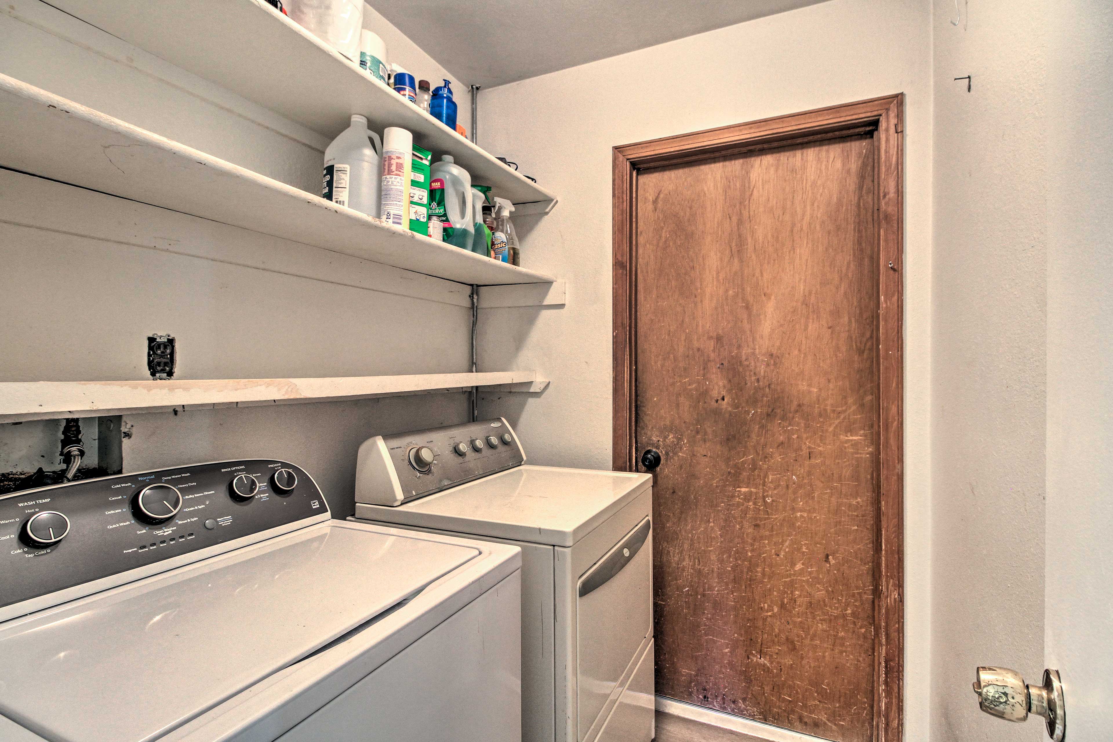 Laundry Room | Washer & Dryer