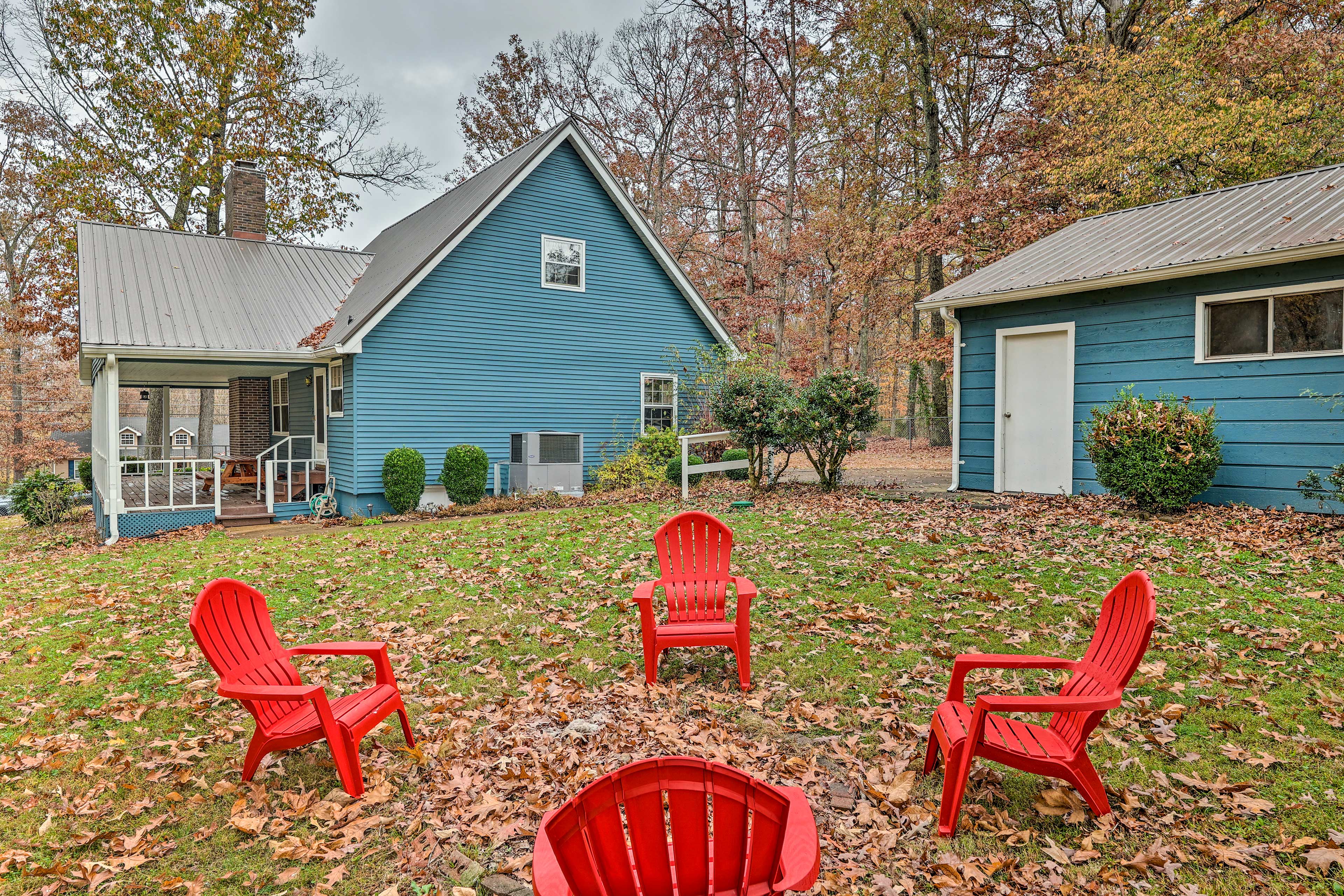 Fire Pit | 2 Stairs Required