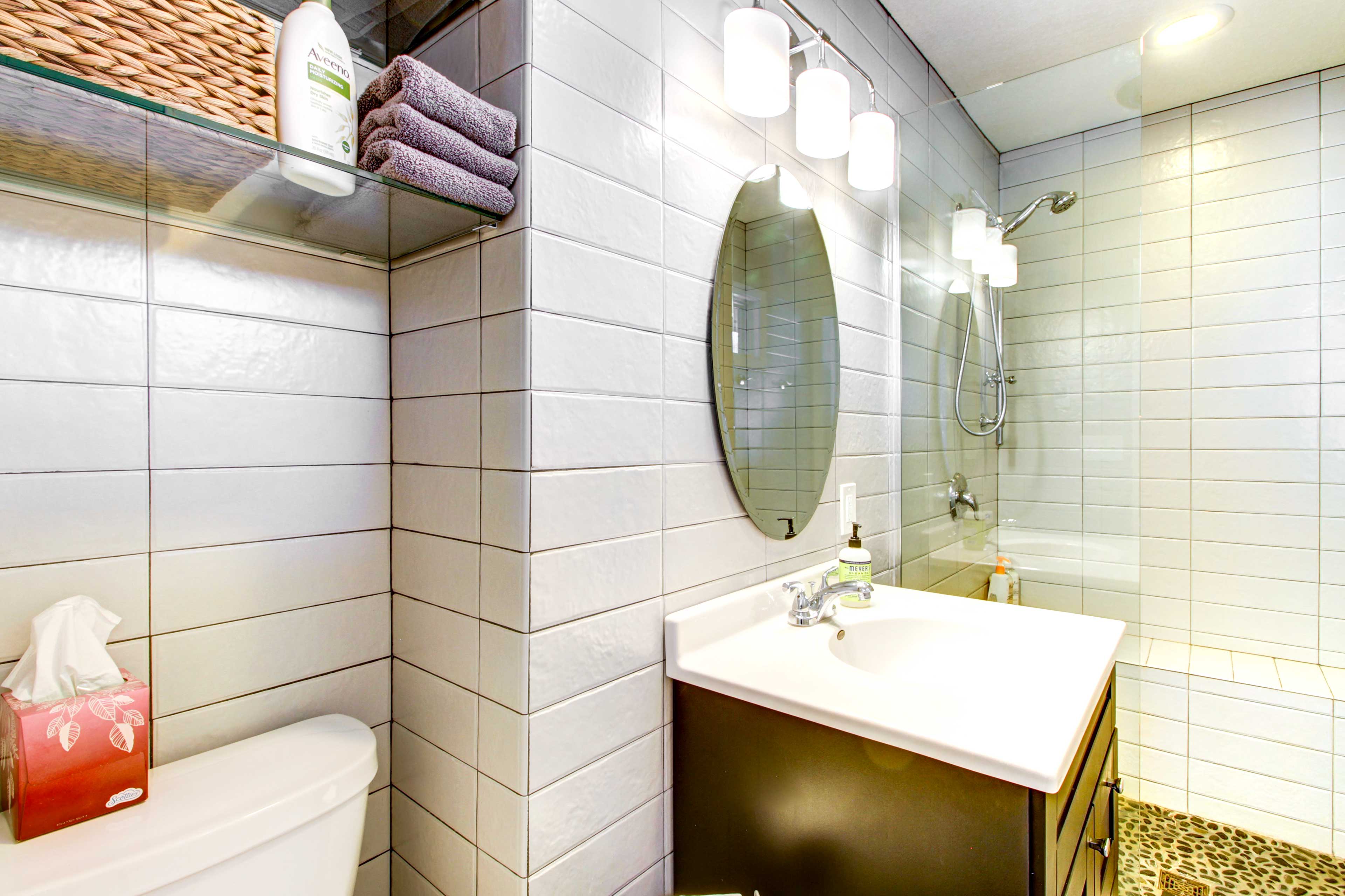 En-Suite Bathroom | Complimentary Toiletries | Hair Dryer