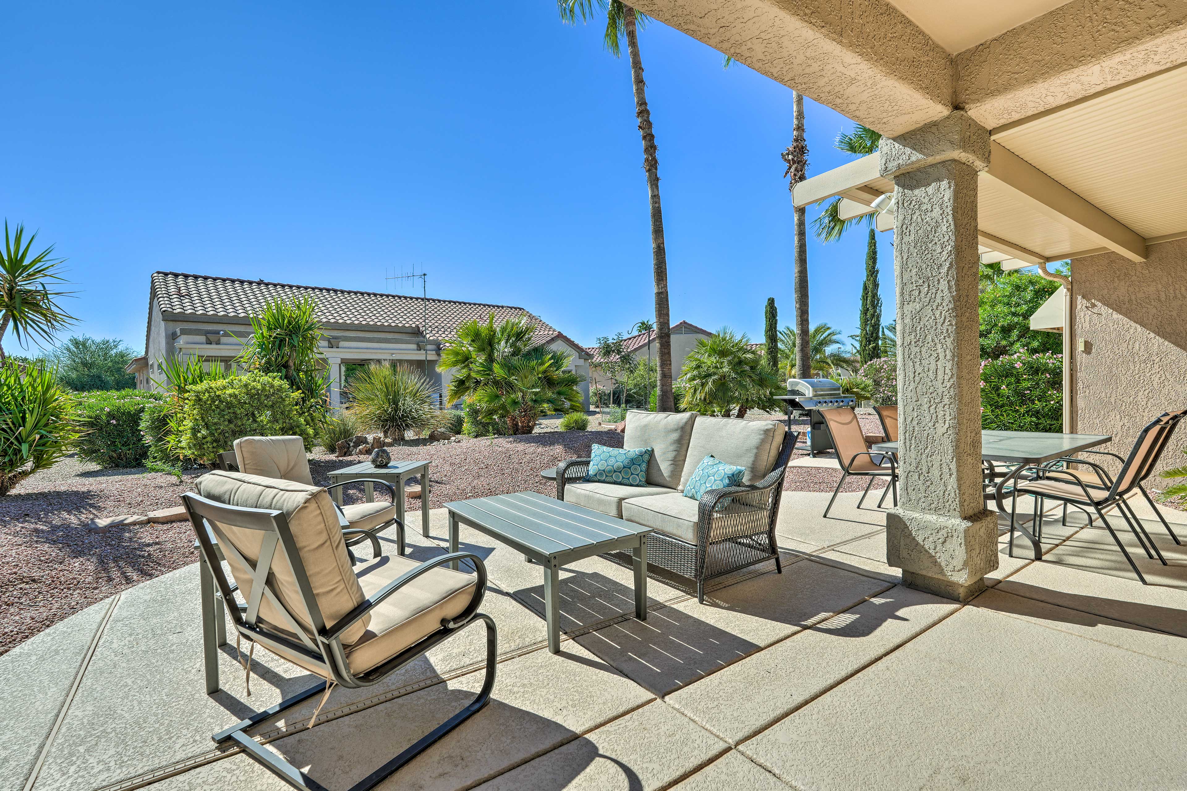 Patio | Outdoor Dining Area | Gas Grill | Casita