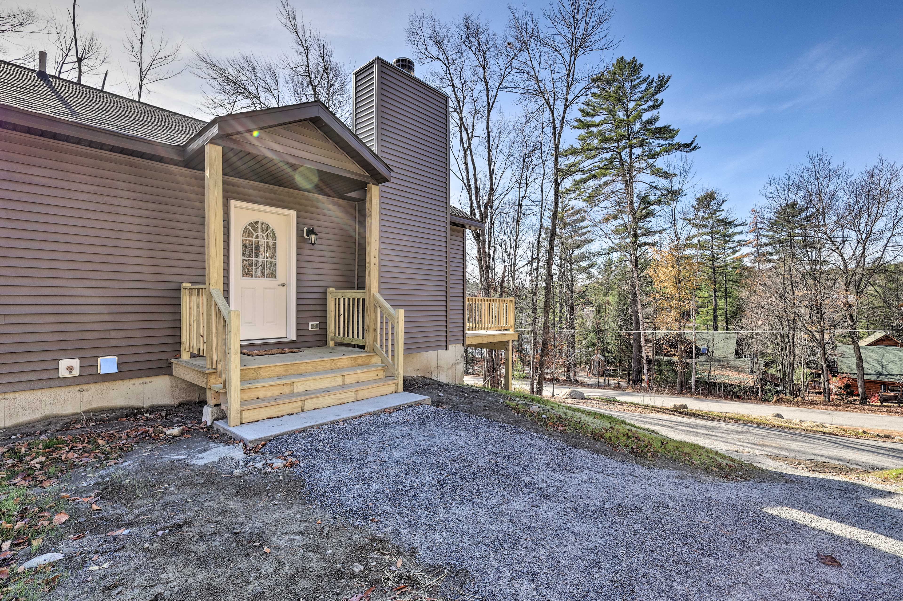 Cabin Exterior | Parking | Gravel Driveway (3 Vehicles)