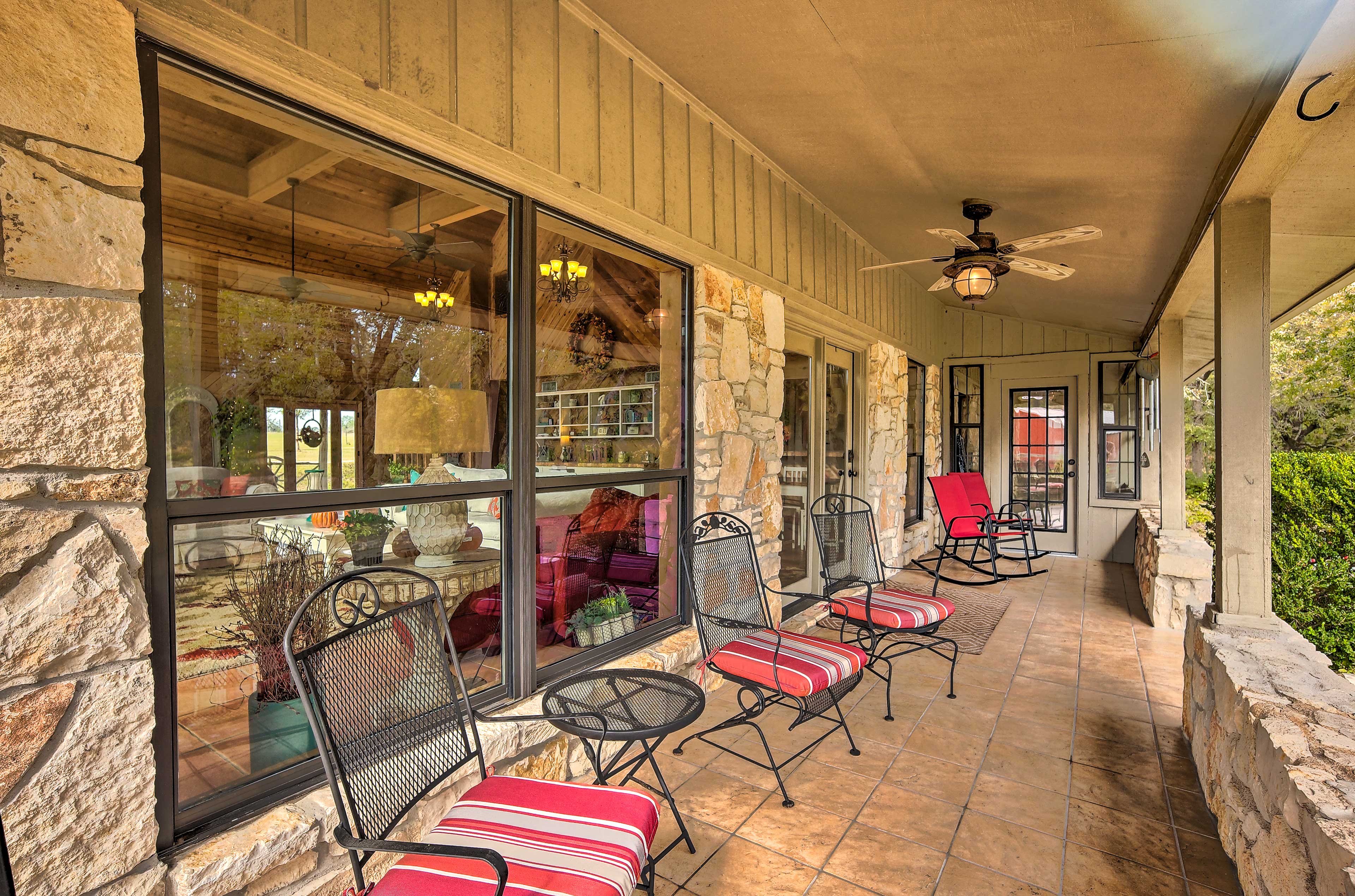 Furnished Porch