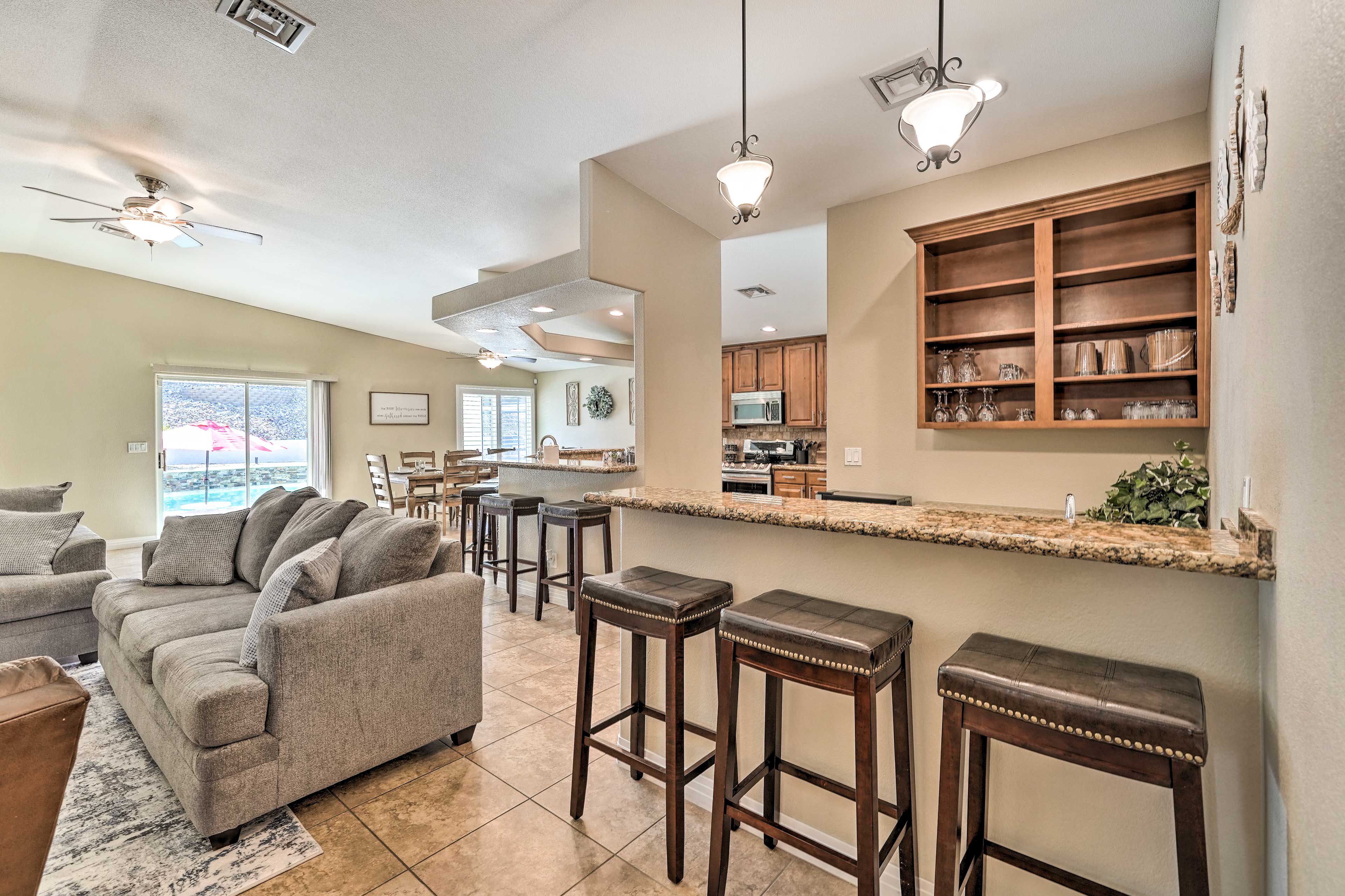 Wet Bar | Free WiFi | Keyless Entry