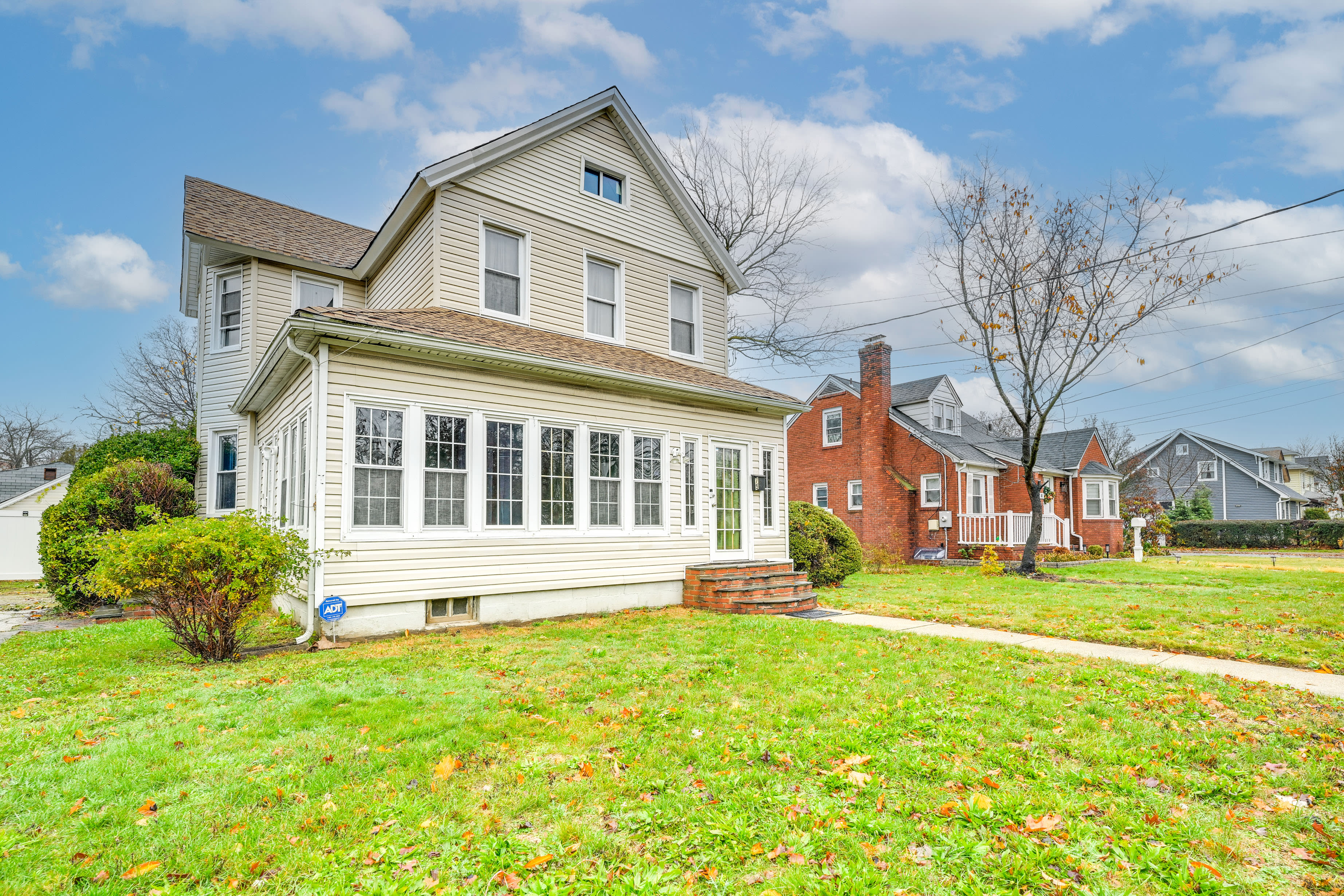 Front Exterior | Keyless Entry