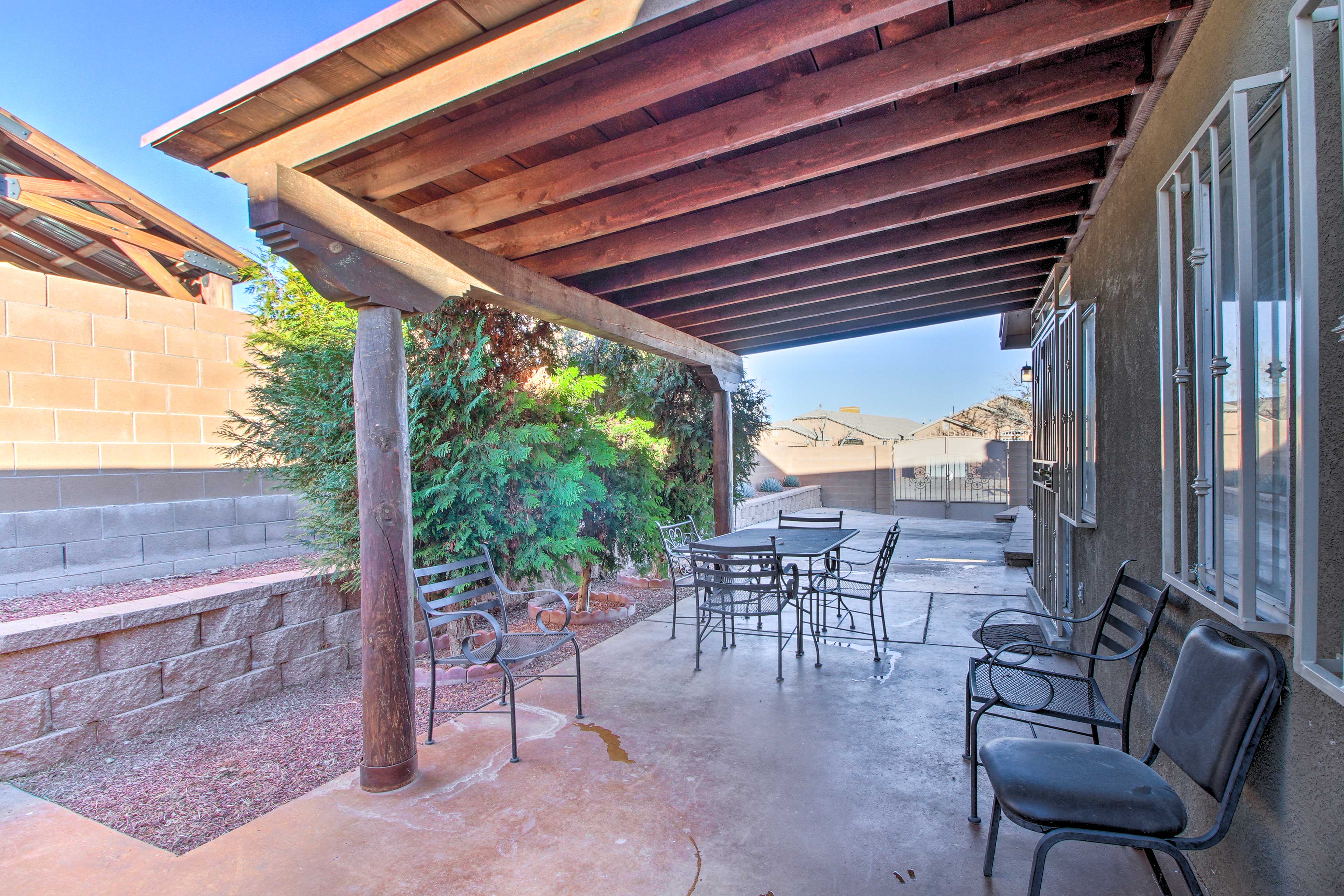 Covered Patio | Gas Grill | ~ 16 Mi to Balloon Fiesta Park