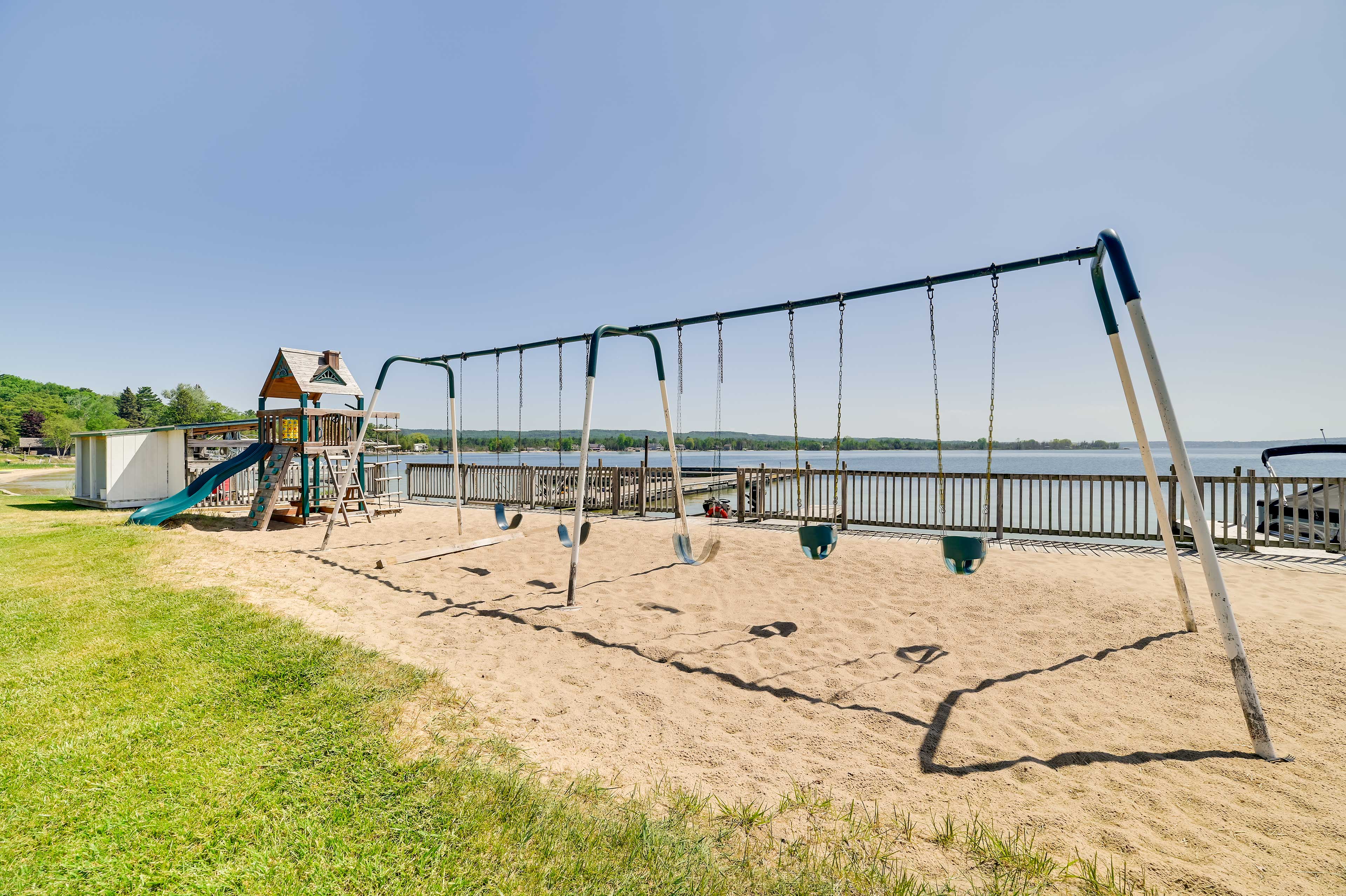 Portage Point Inn Community Amenities