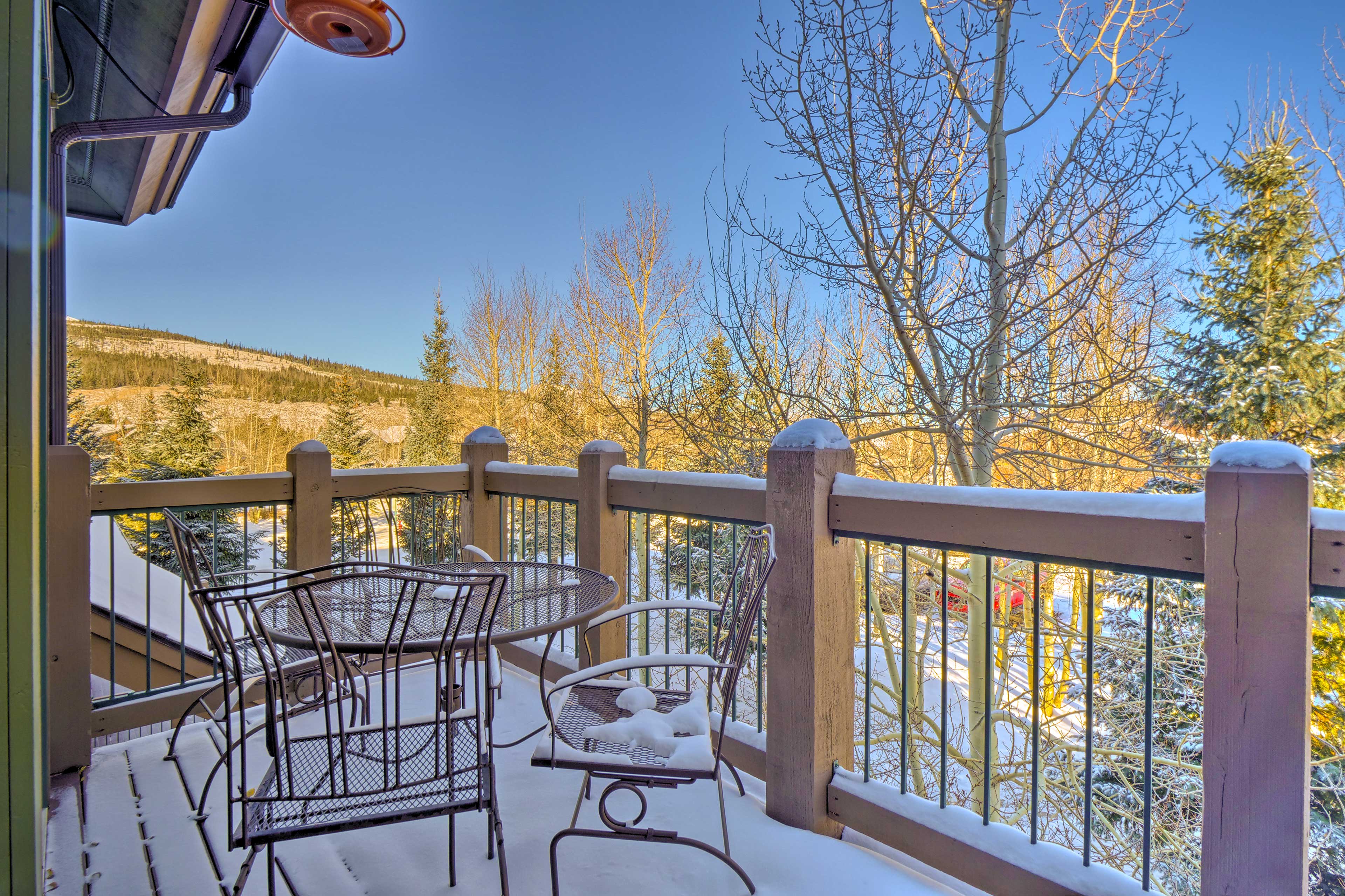 Private Balcony | Dining Table | Mountain Views