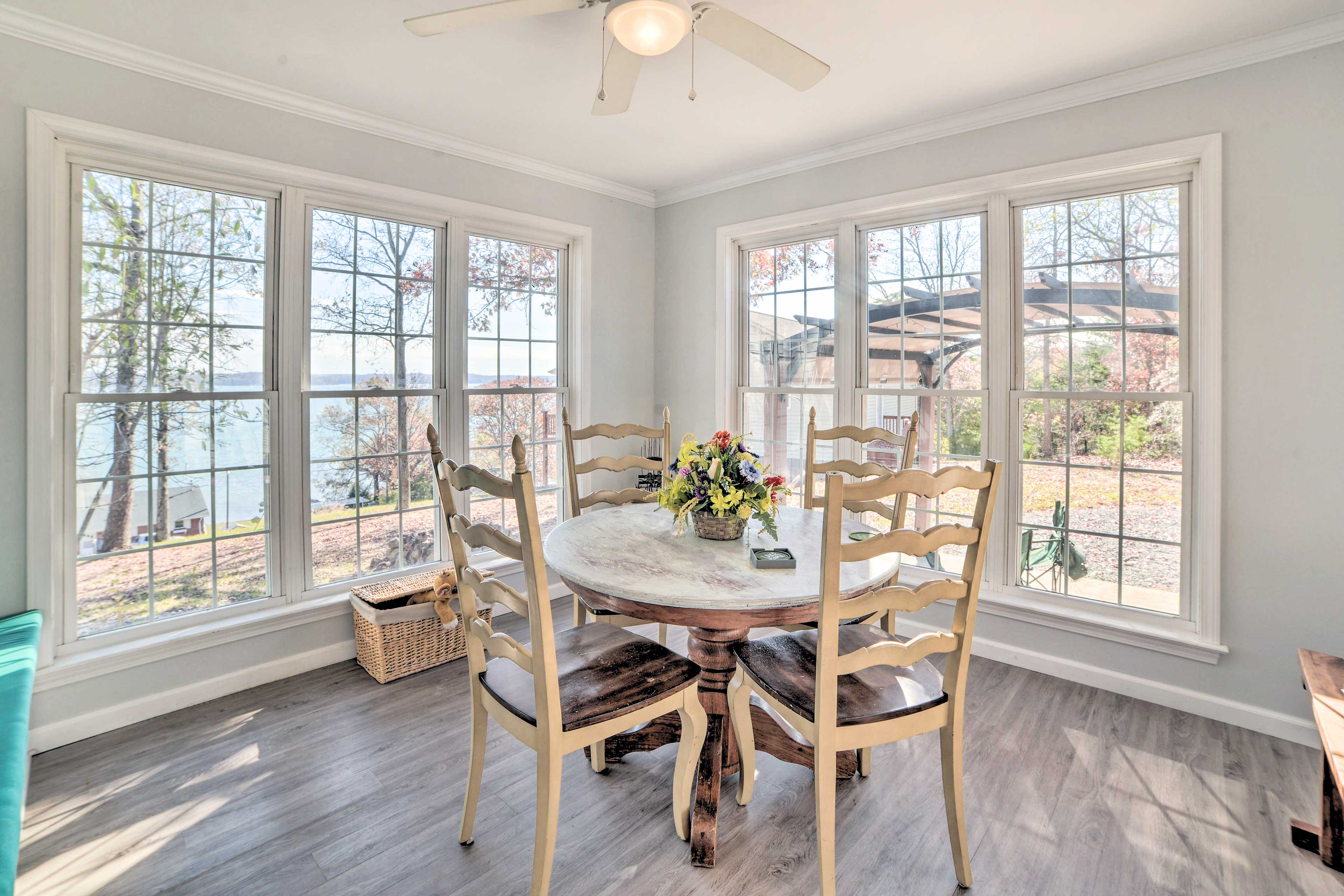 Additional Dining Area