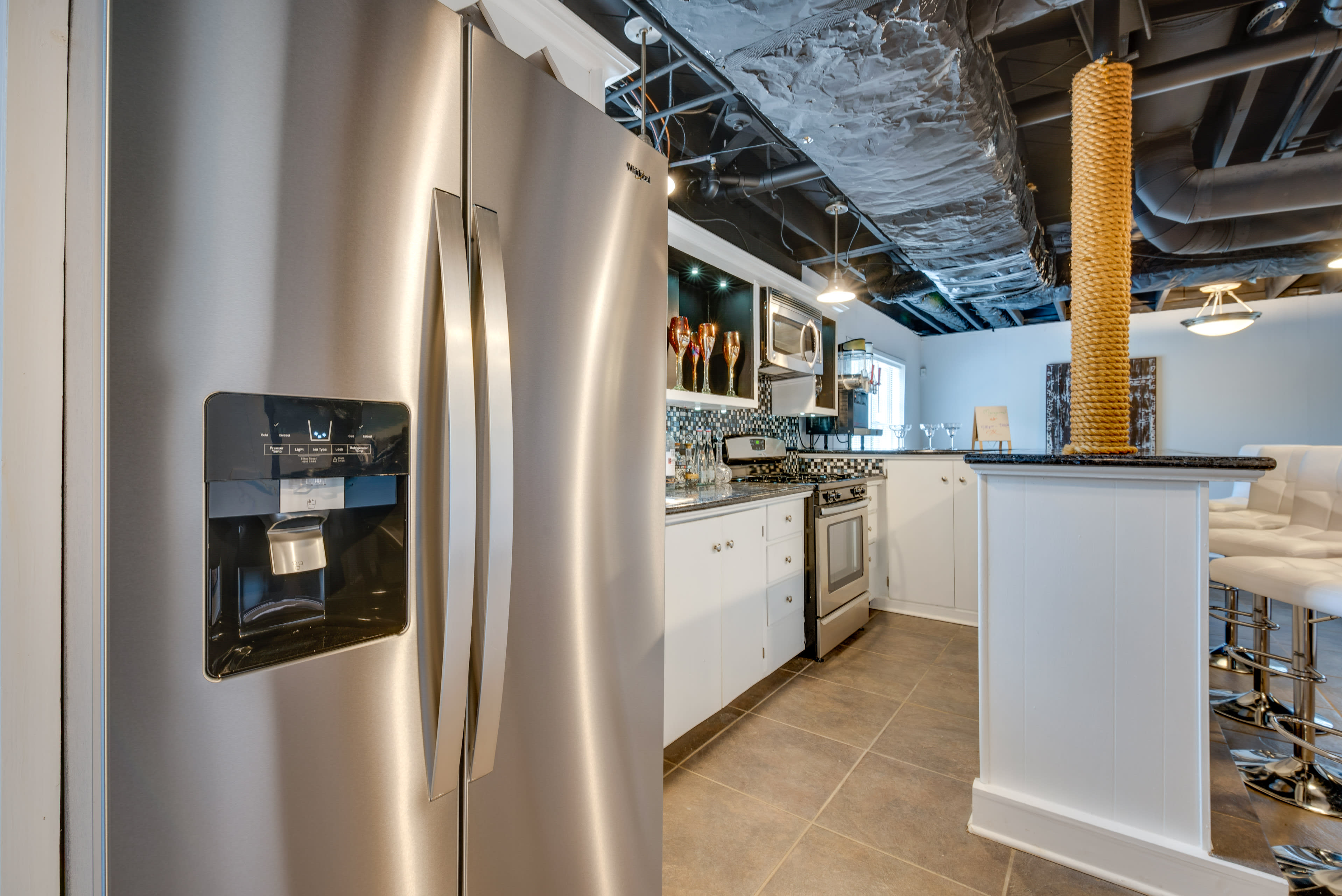 Kitchen/Bar Area | Cocktail Glasses | Frozen Drink Machine | Pool Table