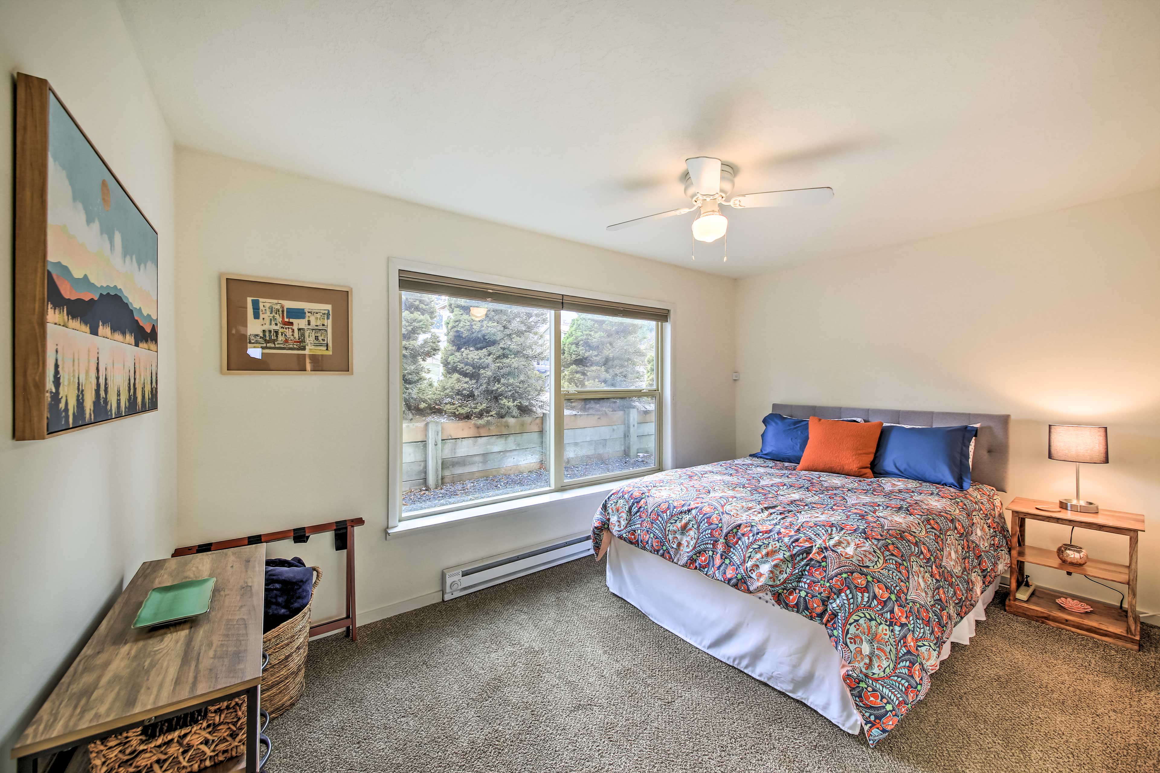 Bedroom 3 | Queen Bed | 1st Floor | Ceiling Fans