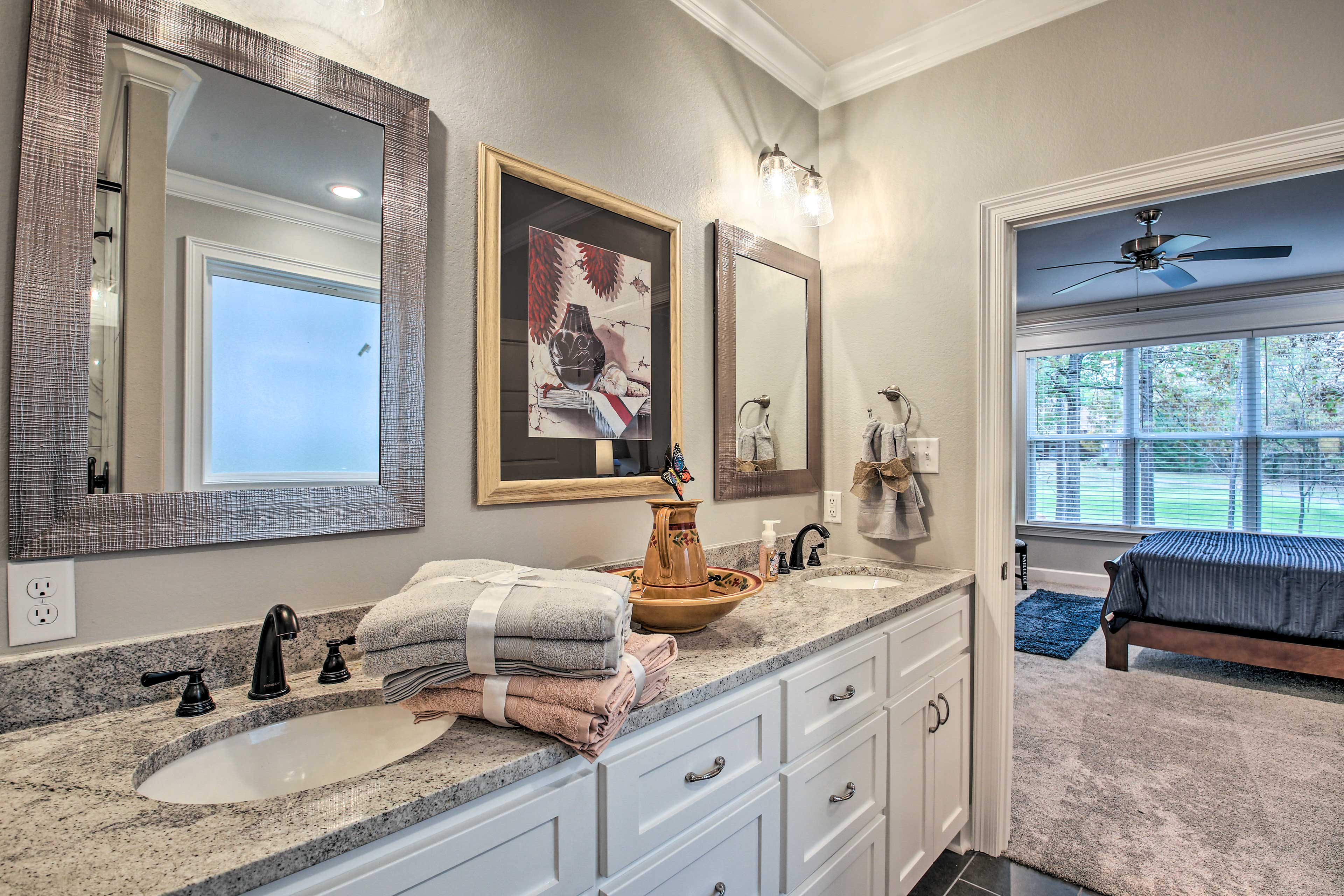 En-Suite Bathroom | Complimentary Toiletries | Hair Dryer | Walk-In Closet