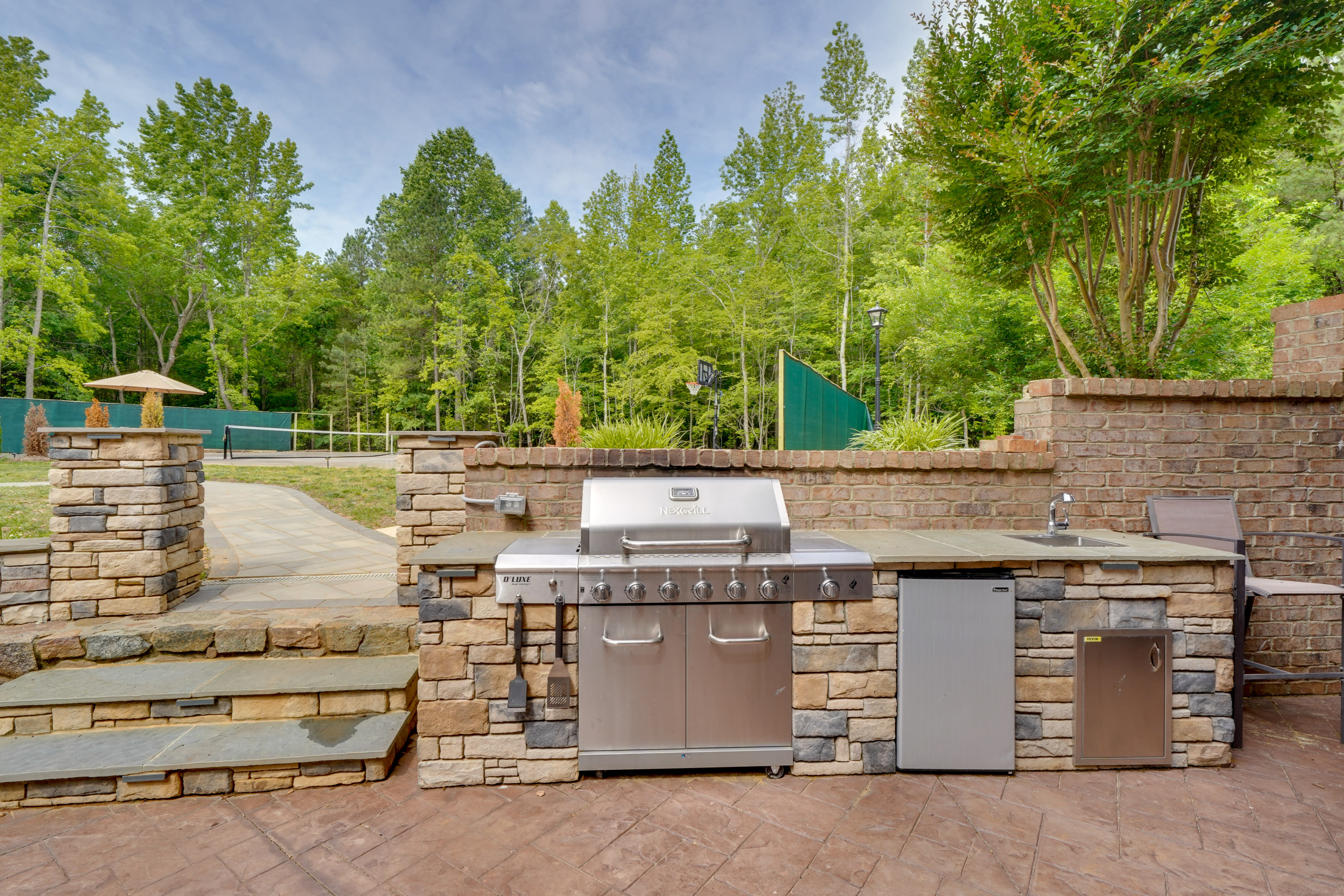 Outdoor Kitchen