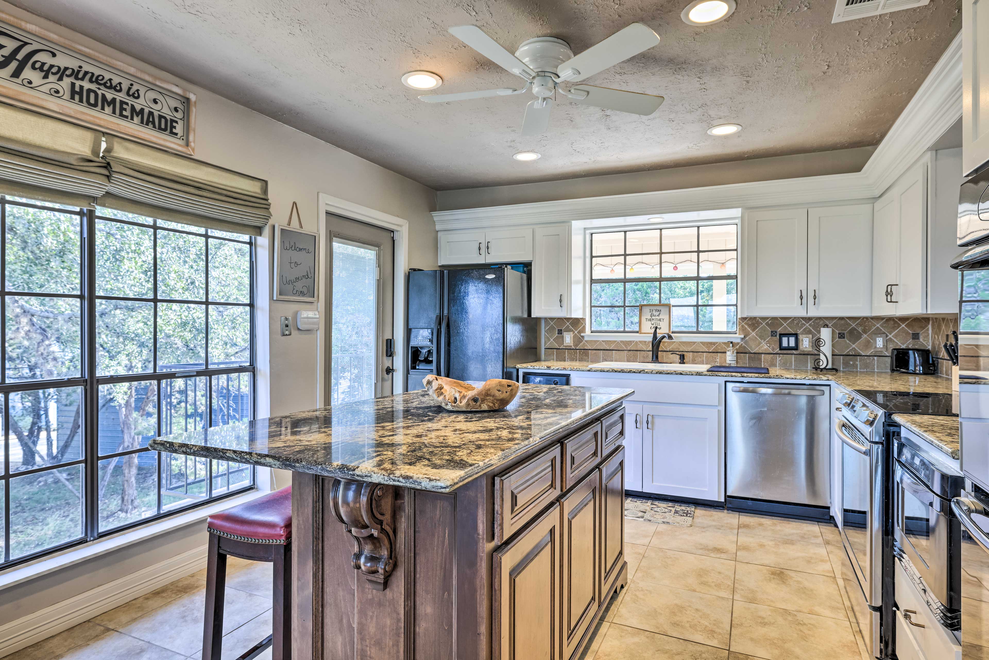 Kitchen | Crockpot | Blender | Water Filter | Trash Bags