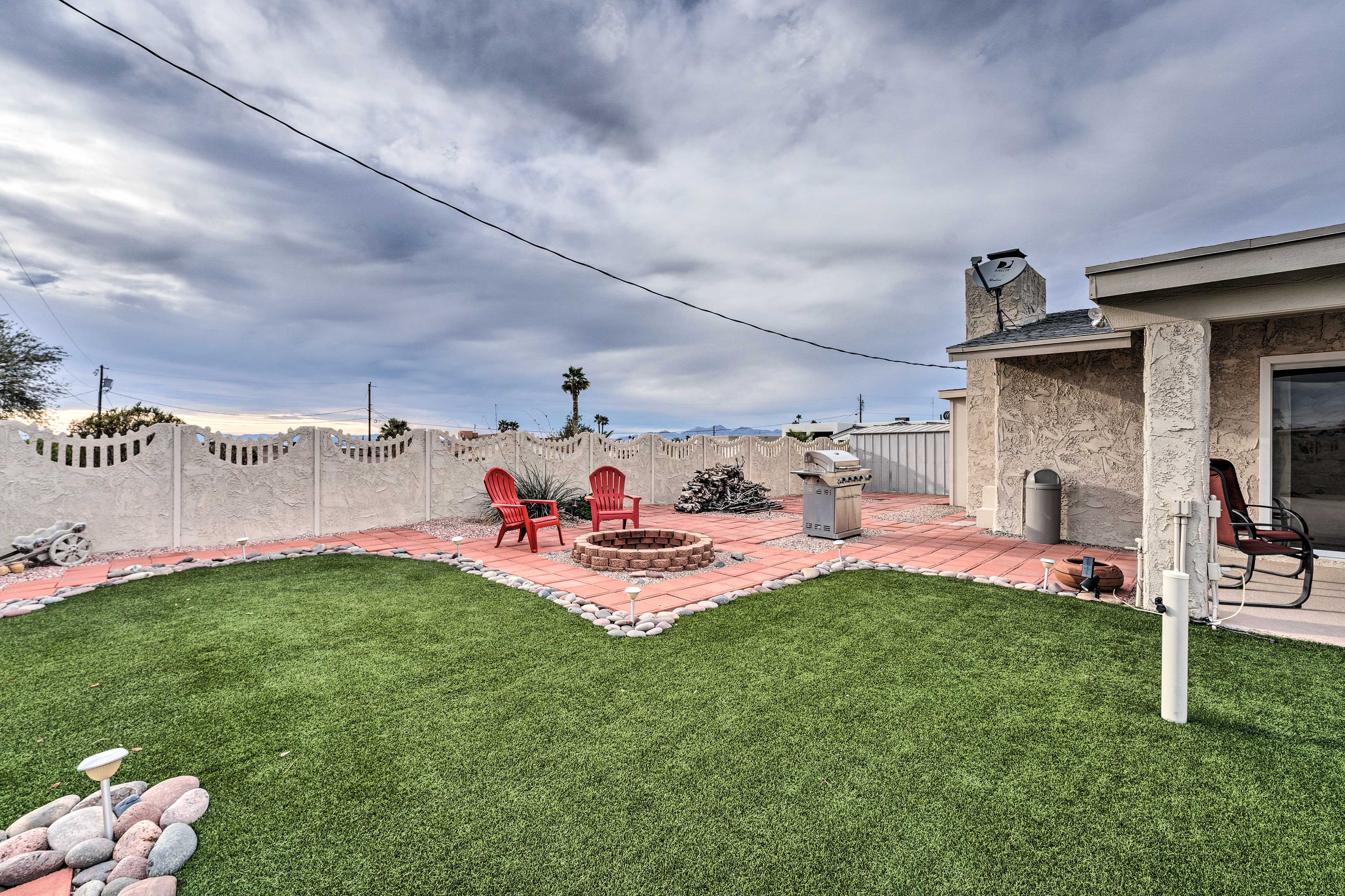 Yard Area | Gas Grill | Fire Pit w/ Seating