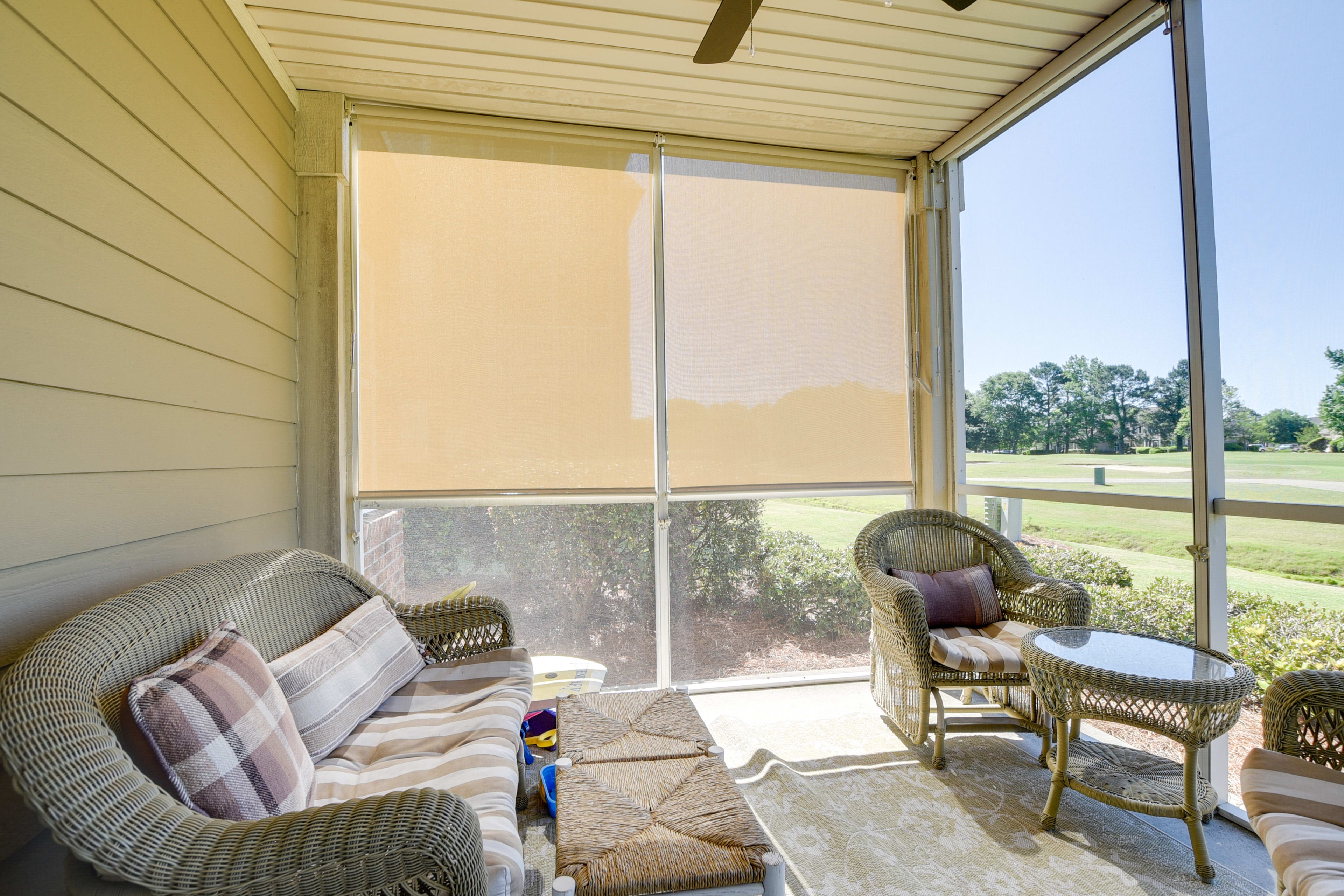 Screened Patio | Outdoor Dining