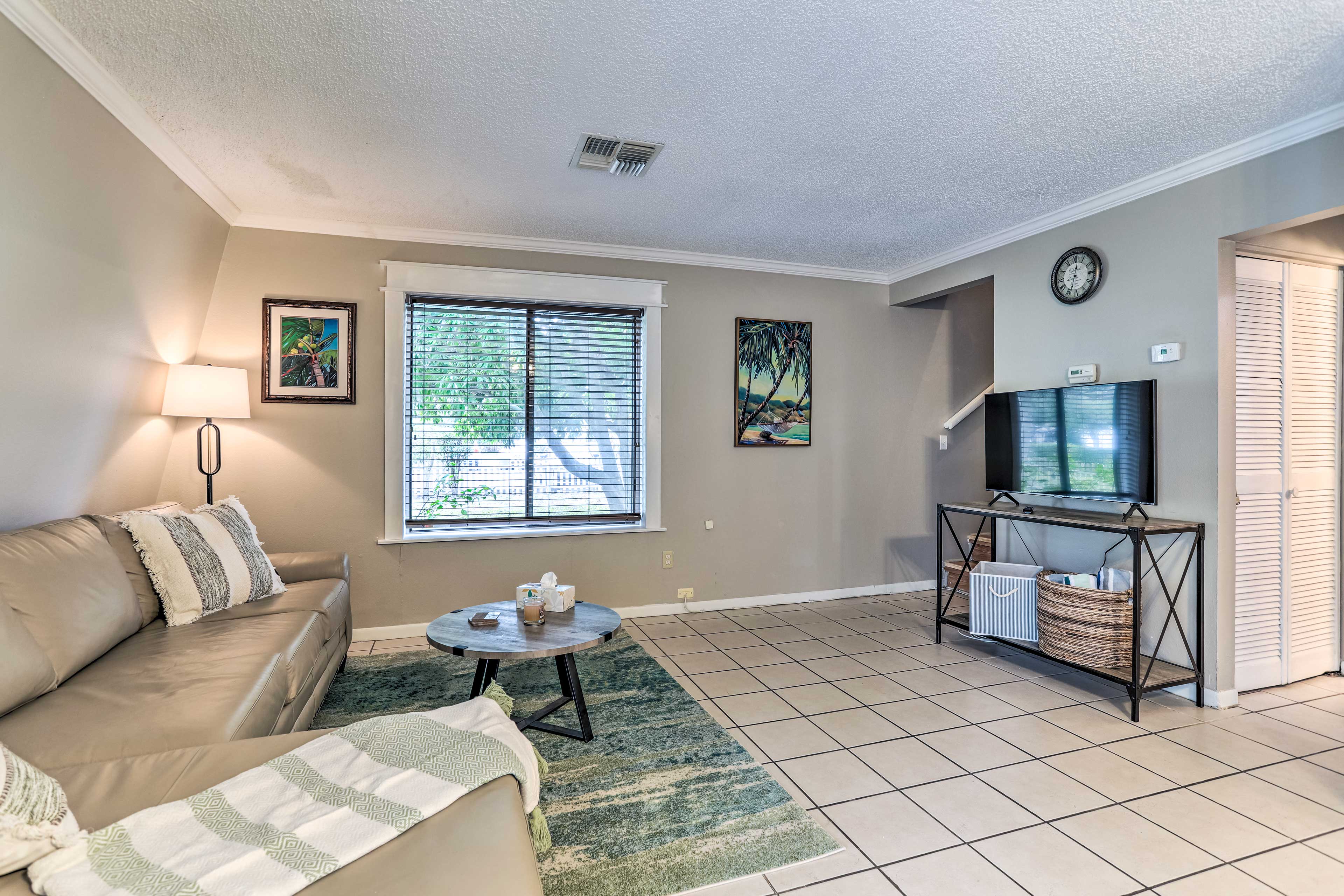 Seminole Vacation Rental | 2BR | 1.5BA | 1,000 Sq Ft | 1 Step Required to Enter