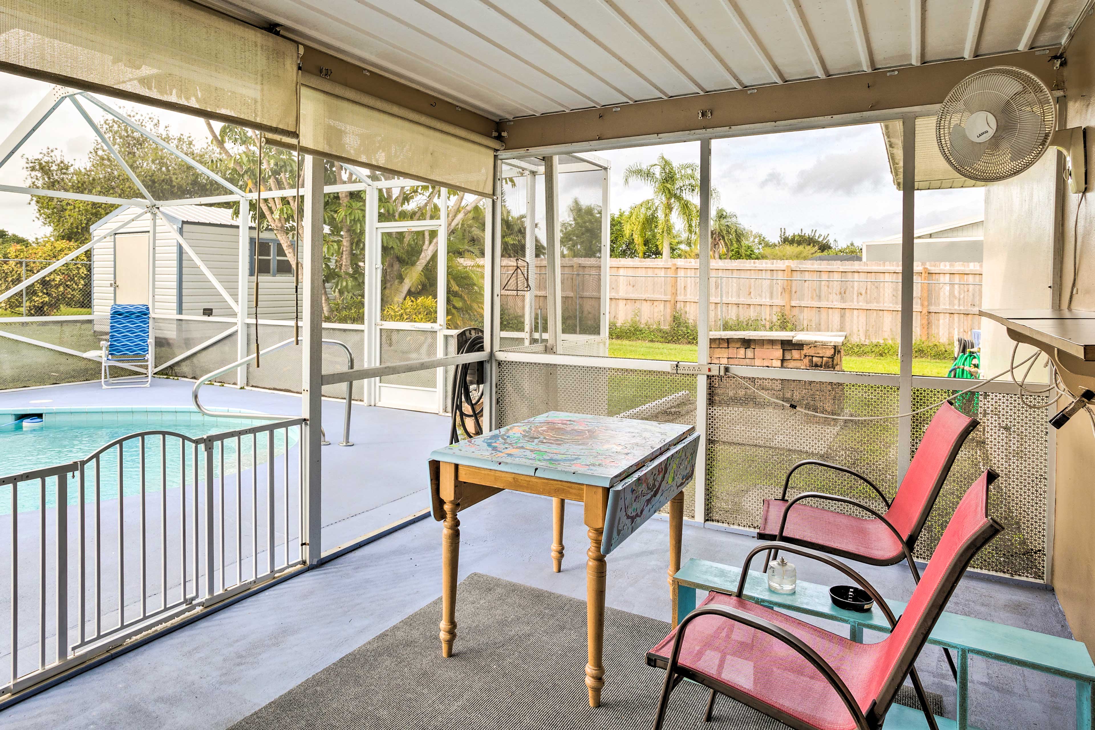 Screened-In Patio | Outdoor Seating & Dining