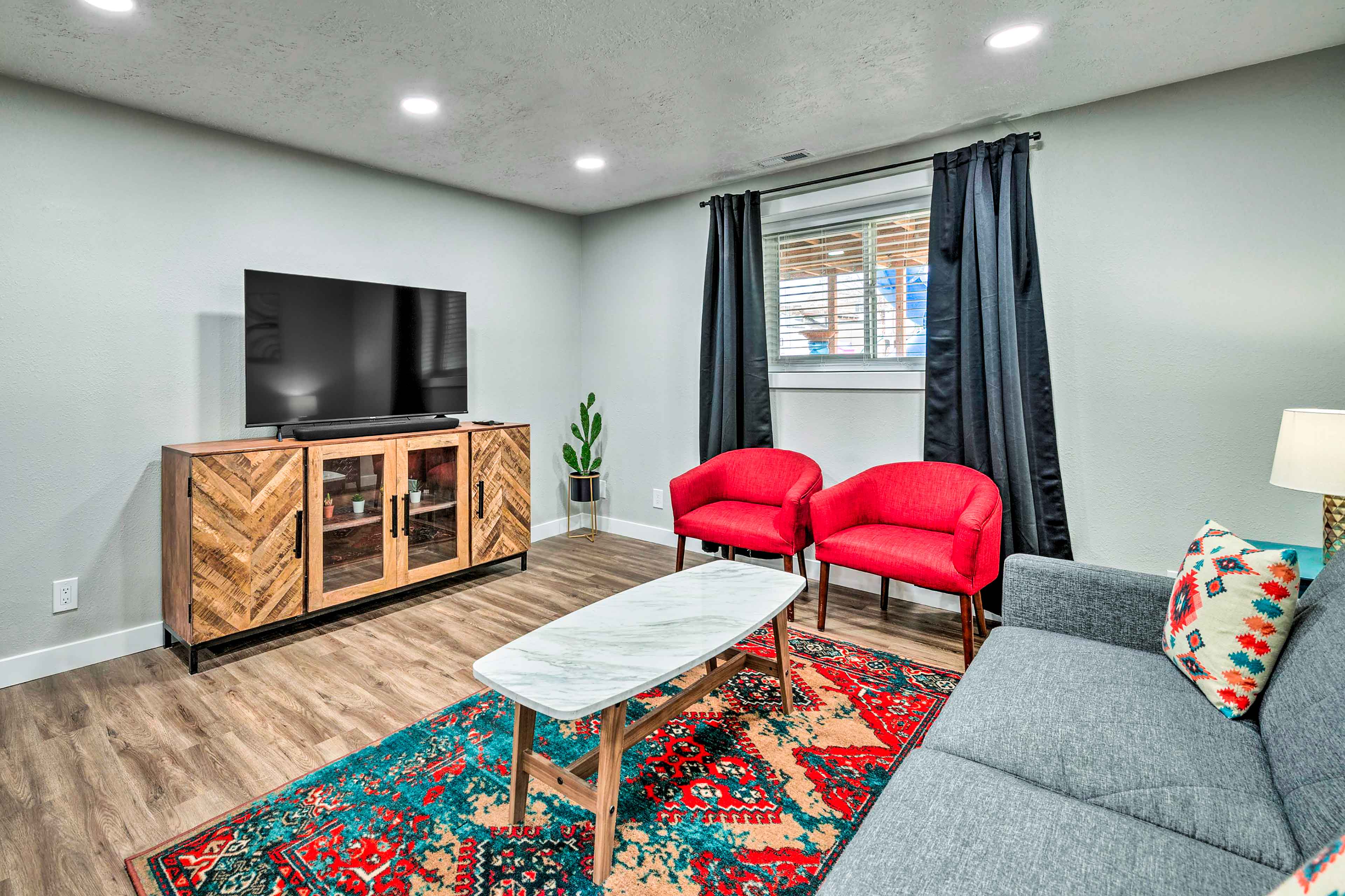 Living Room | Full Futon | Smart TV