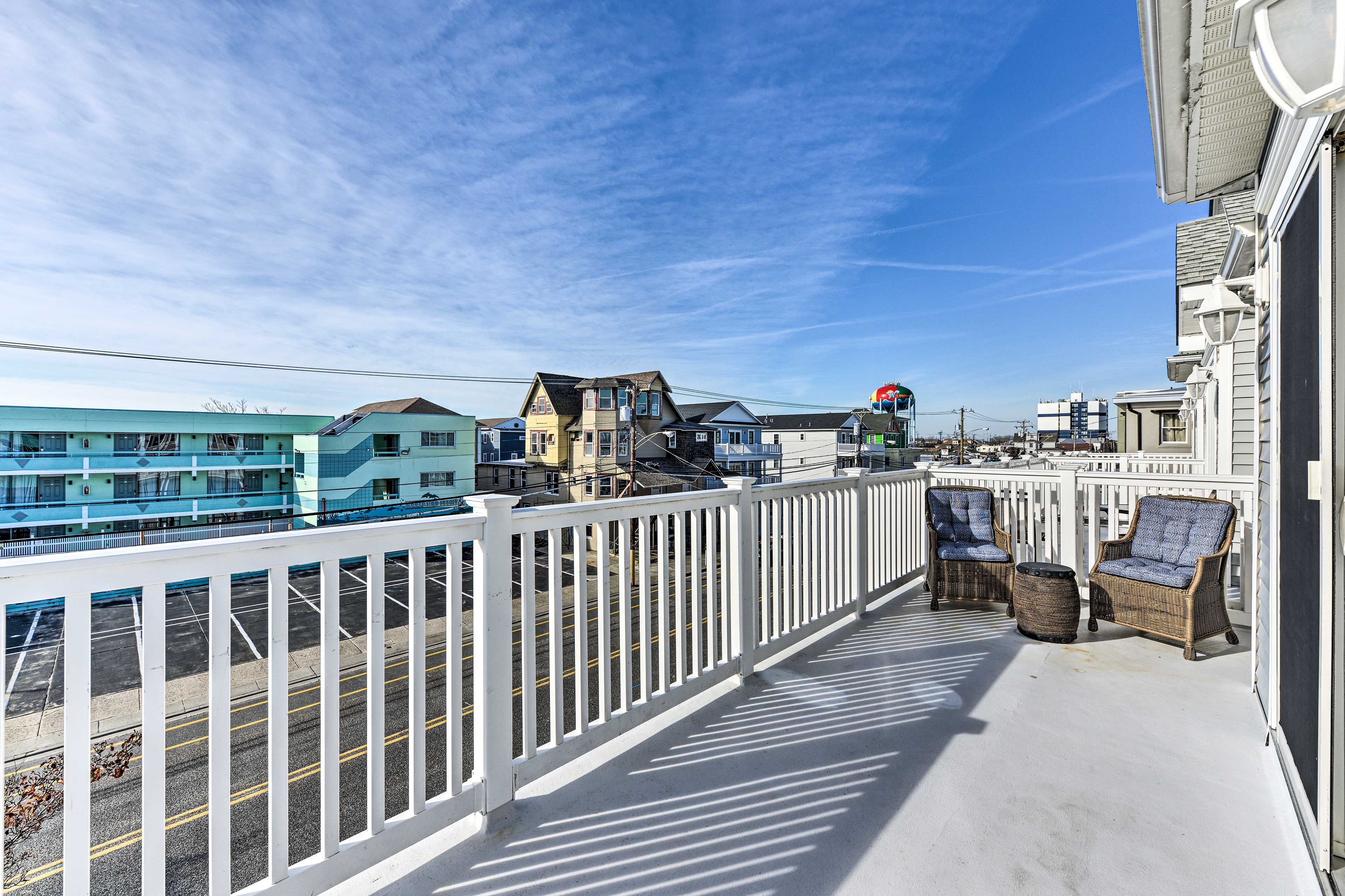 Balcony | Walk to Beach & Water Parks