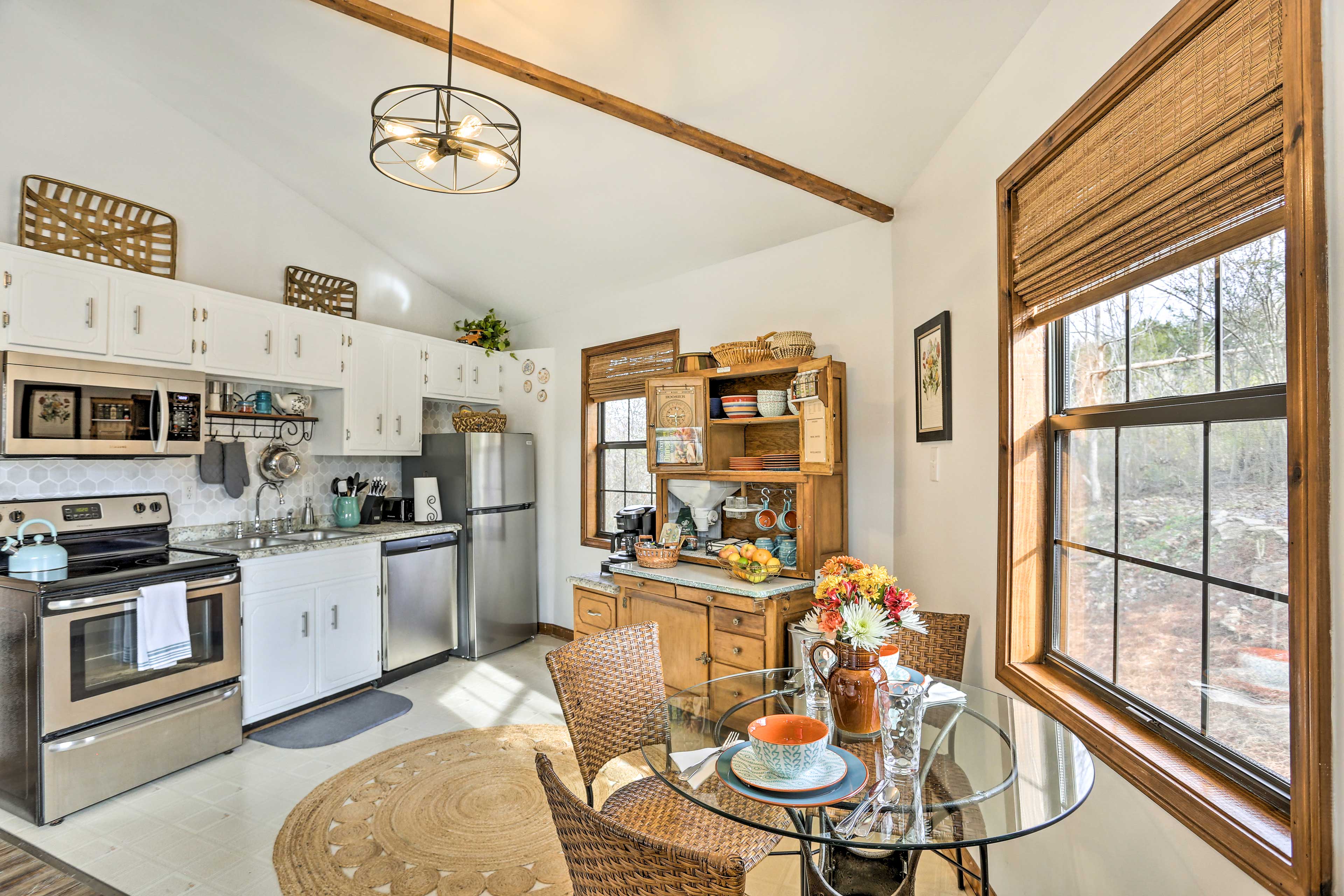 Dining Room | Dishware/Flatware Provided