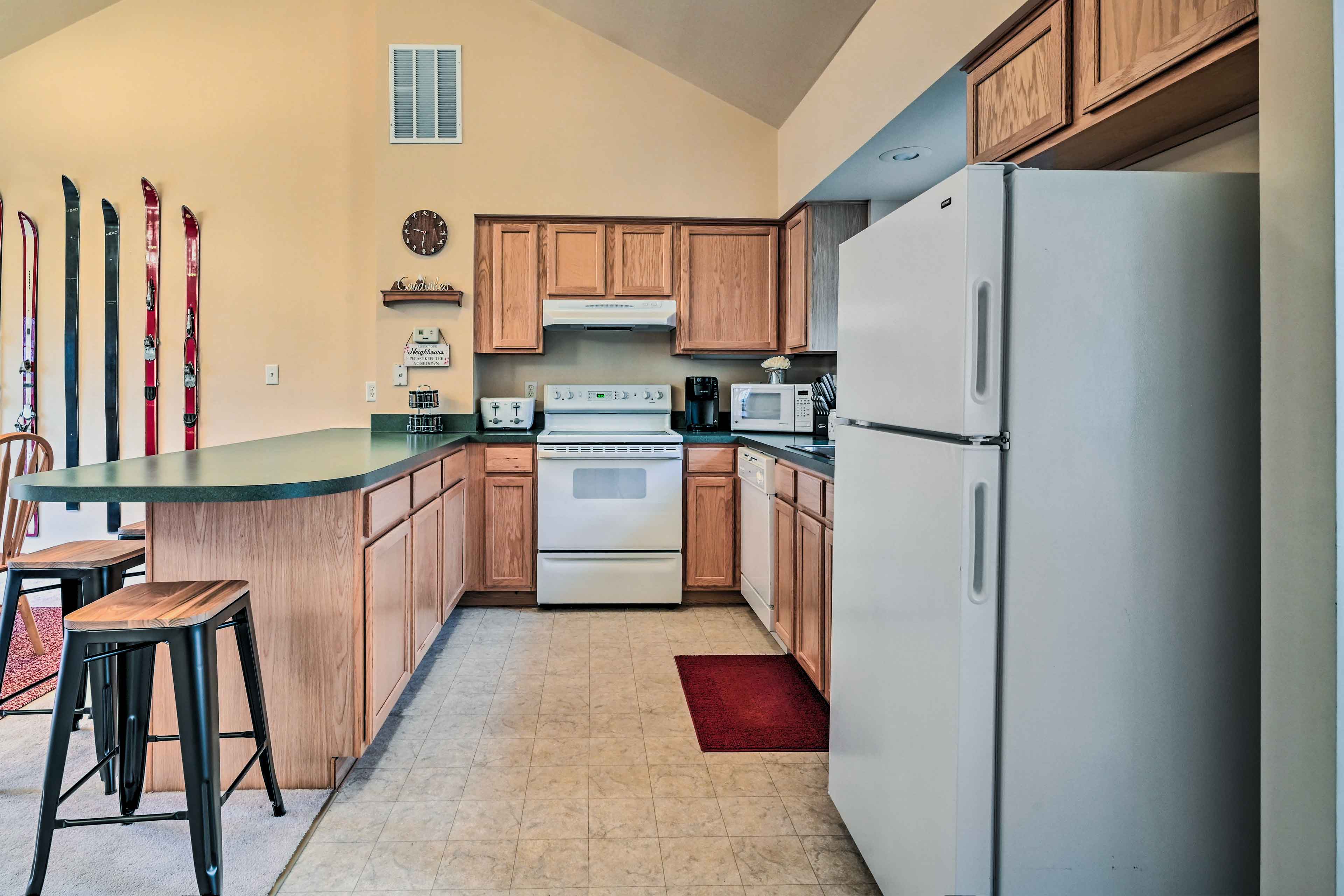 Kitchen | Main Floor | Keurig & Drip Coffee Makers | Trash Bags | Paper Towels