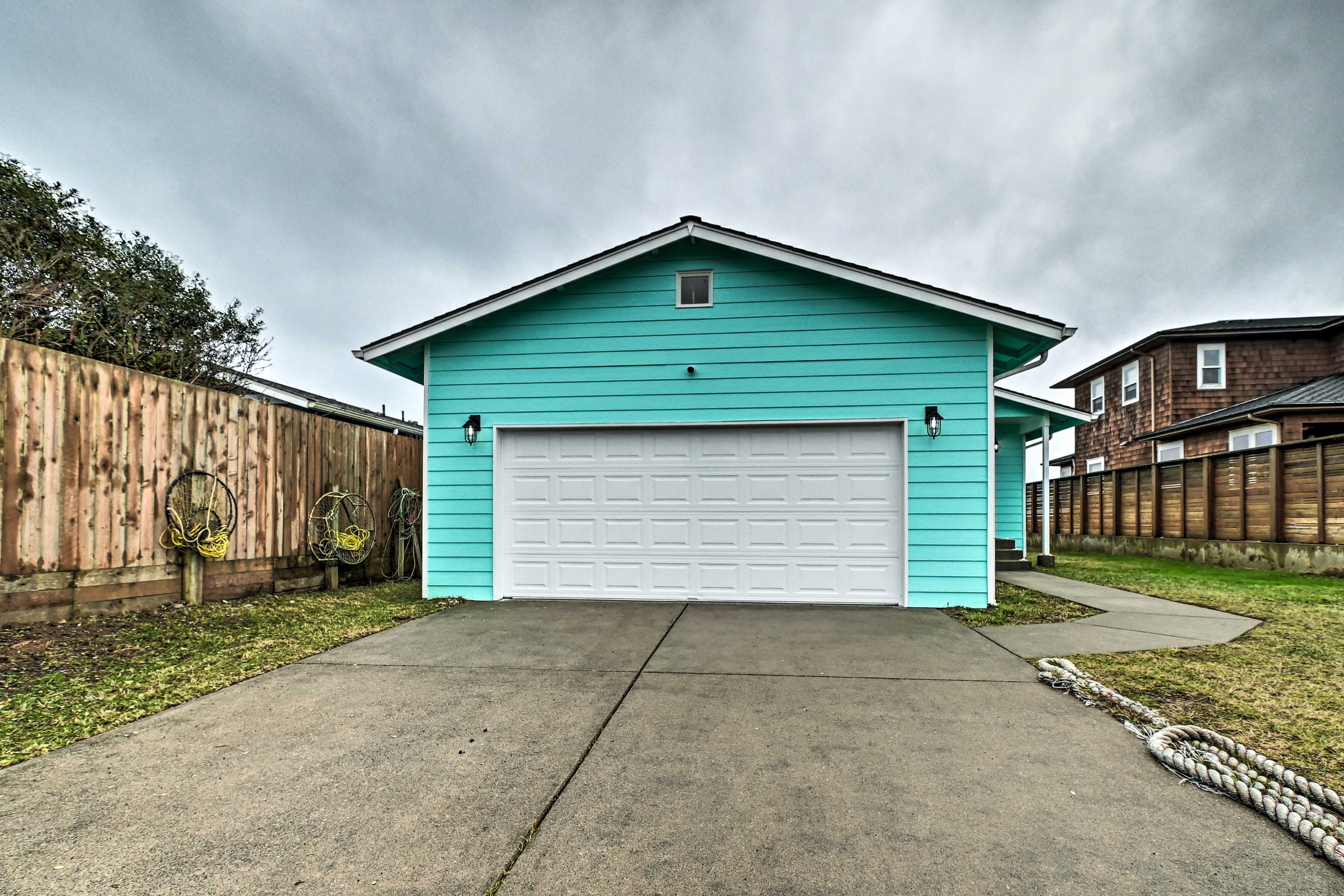 Parking | Driveway (4 Vehicles)