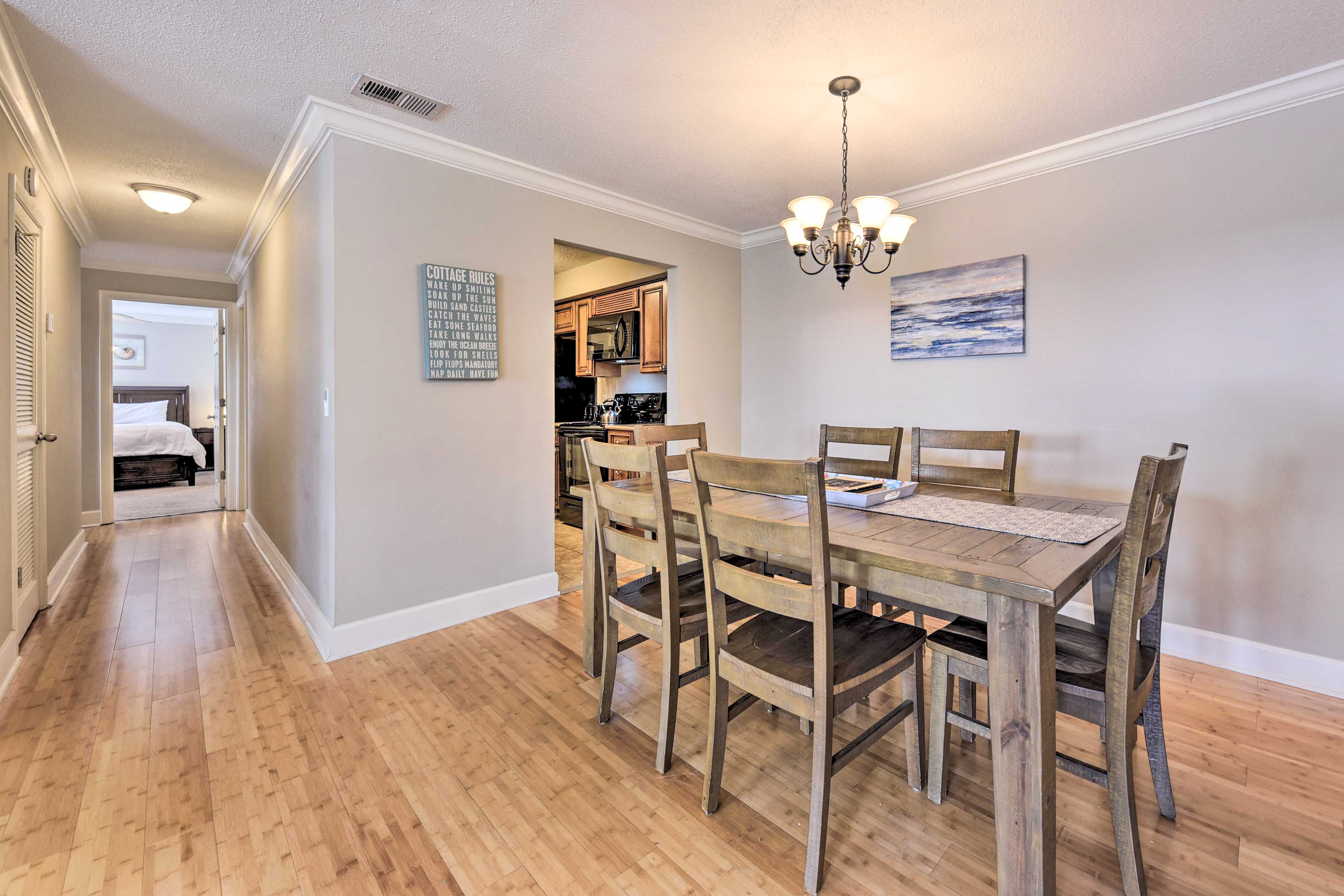 Dining Area | Dishware & Flatware Provided