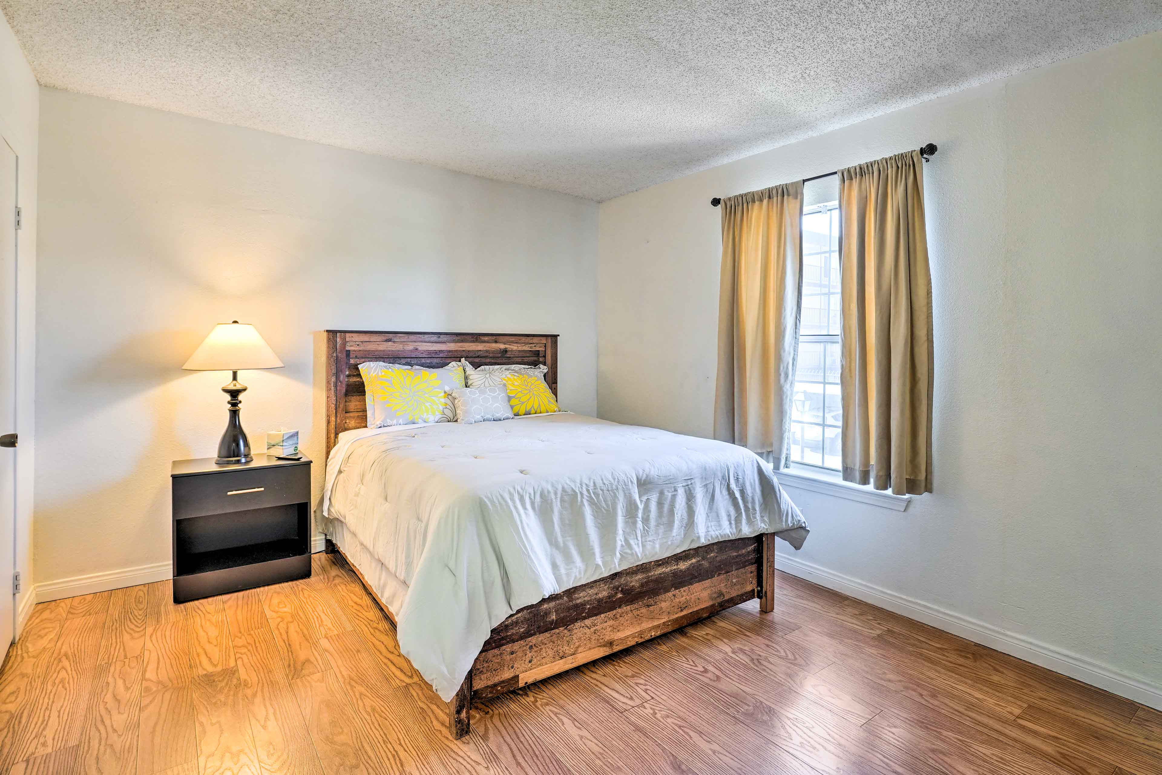 Bedroom 1 | Queen Bed | Linens & Towels Provided