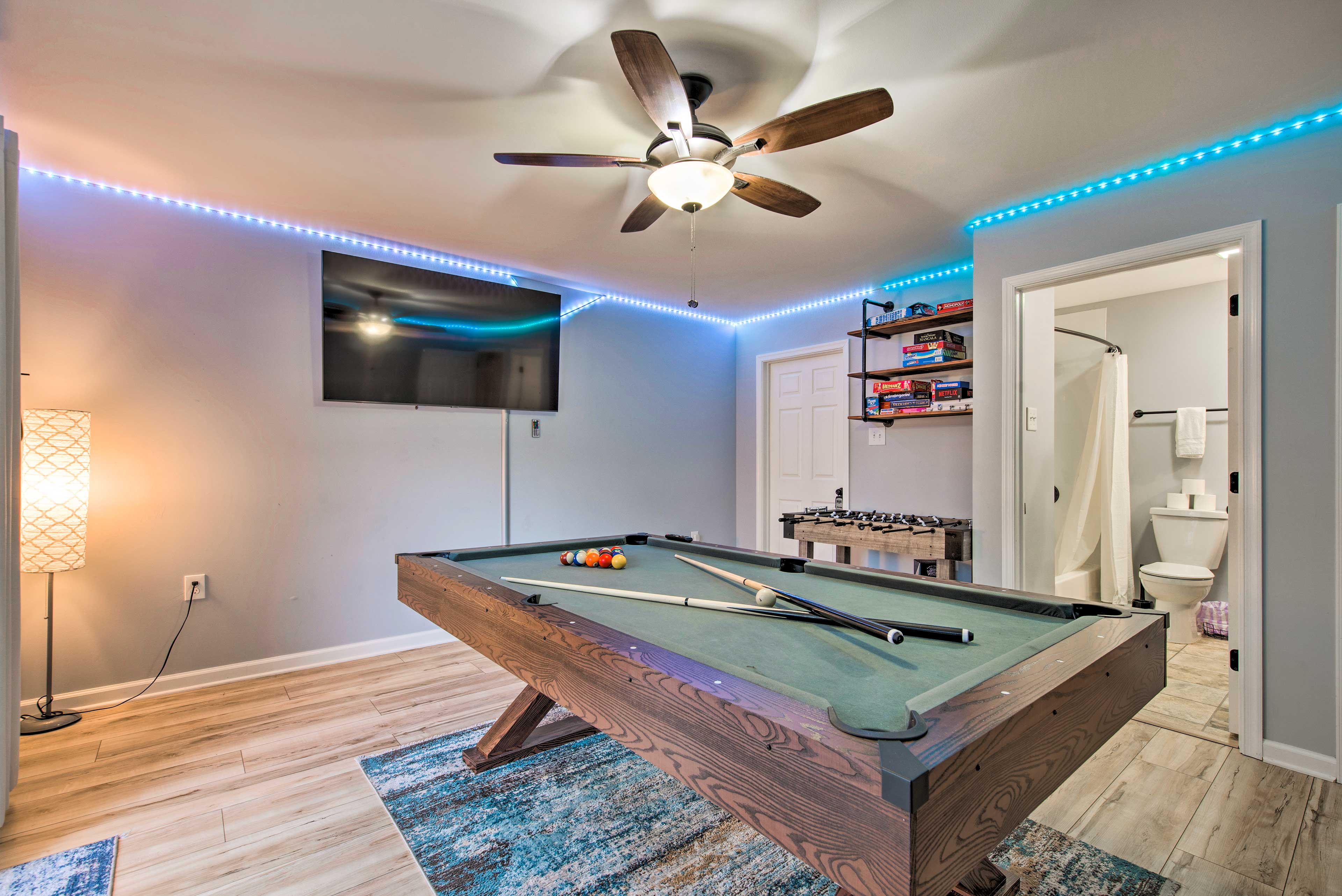 Game Room | Smart TV