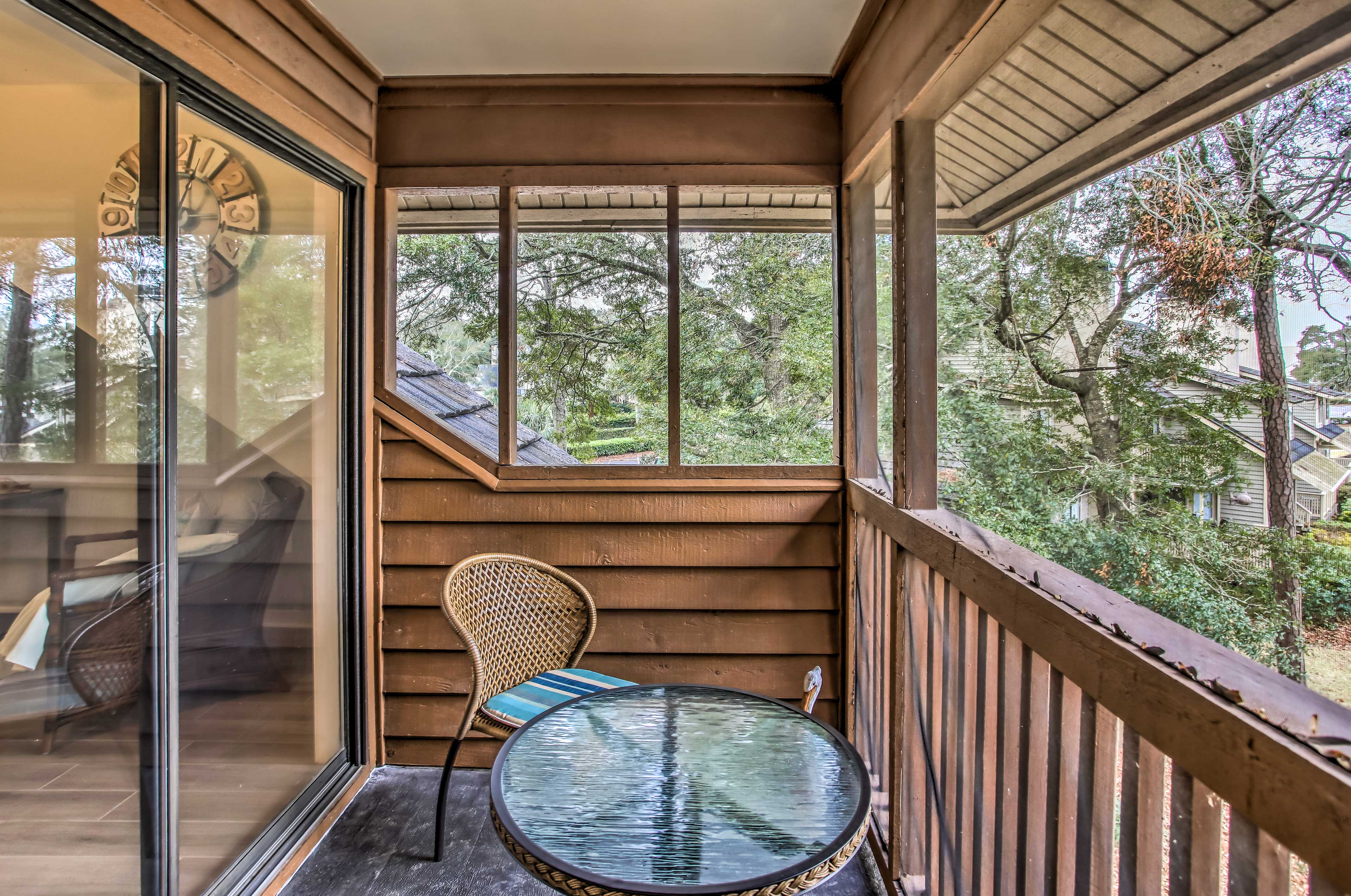 Outdoor Space | Screened Porch w/ Seating | Lake Arrowhead Views