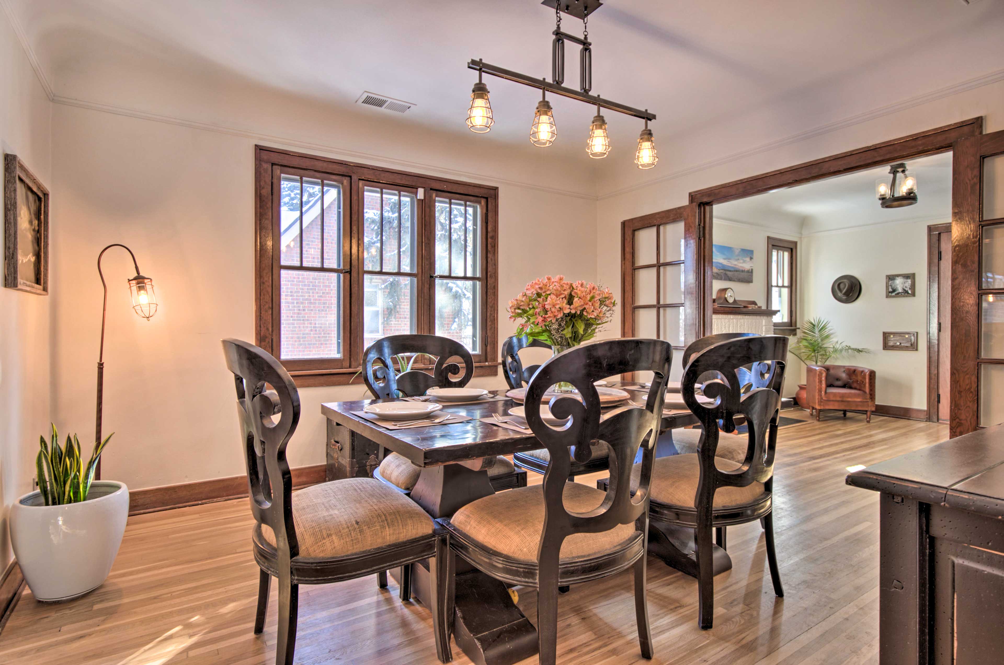 Dining Area | Dishware/Flatware | 1st Floor