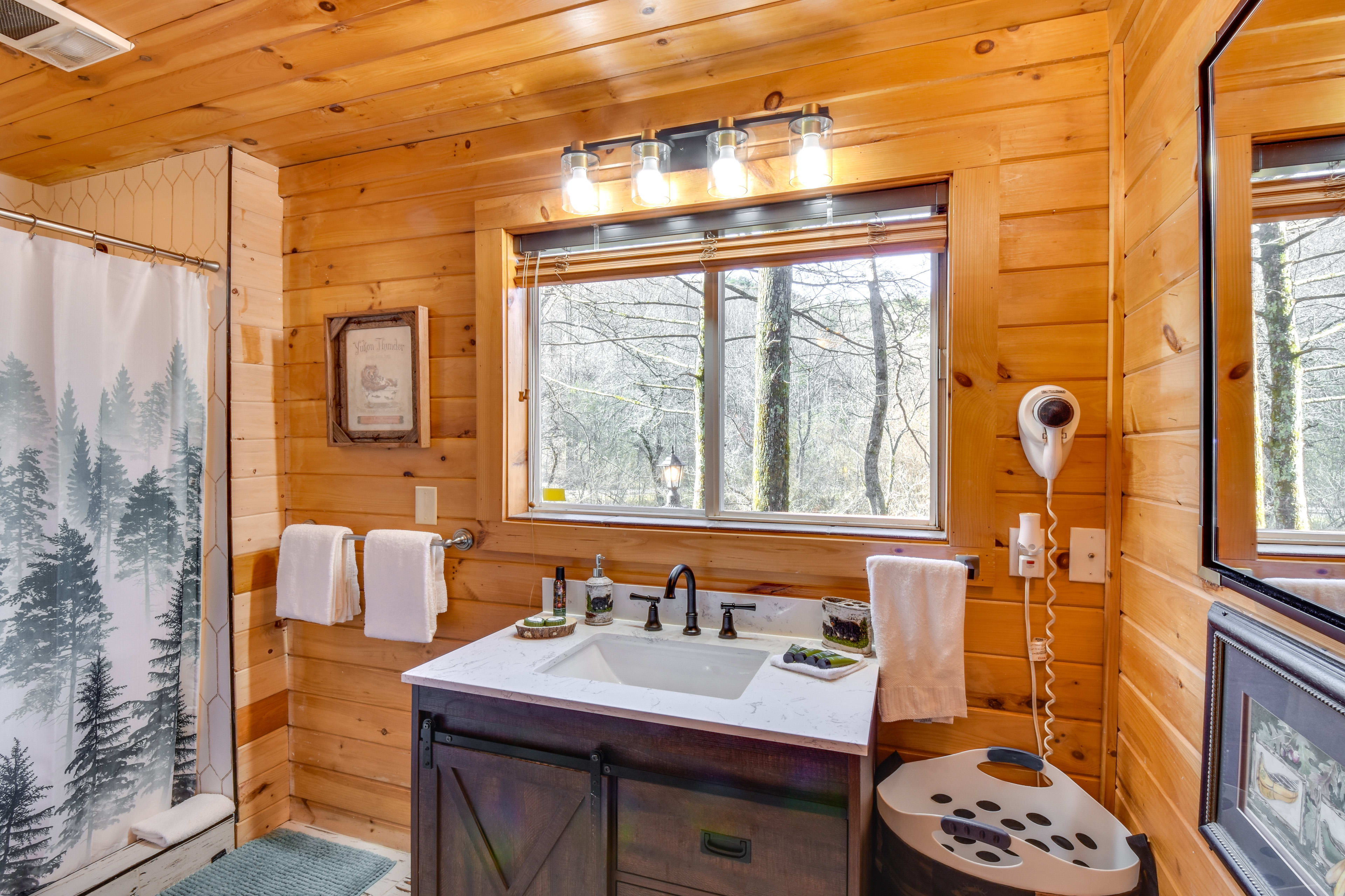 En-Suite Bathroom | Shower | Complimentary Toiletries | Towels Provided