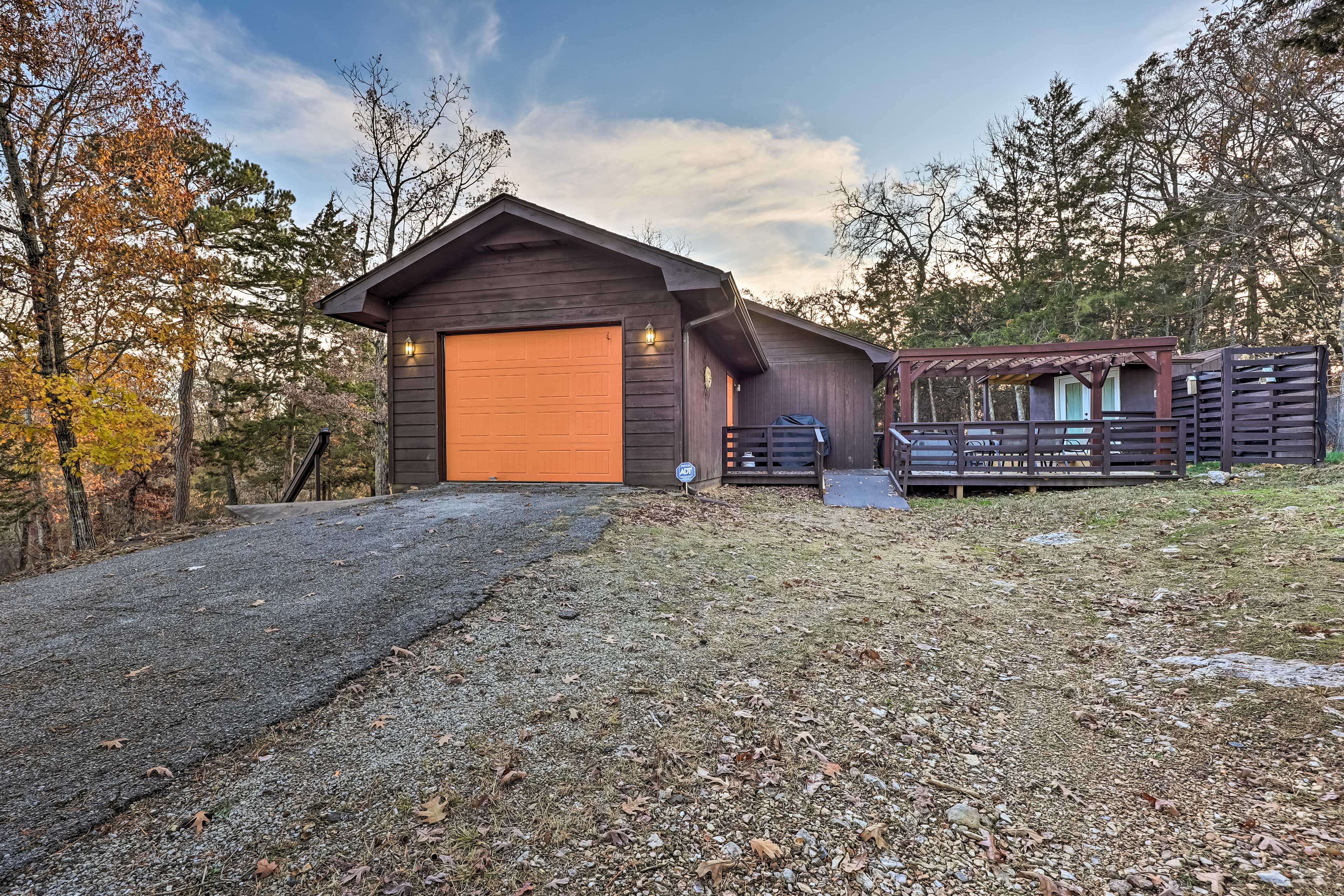 Parking | Driveway (2 Vehicles) | Garage (1 Vehicle)