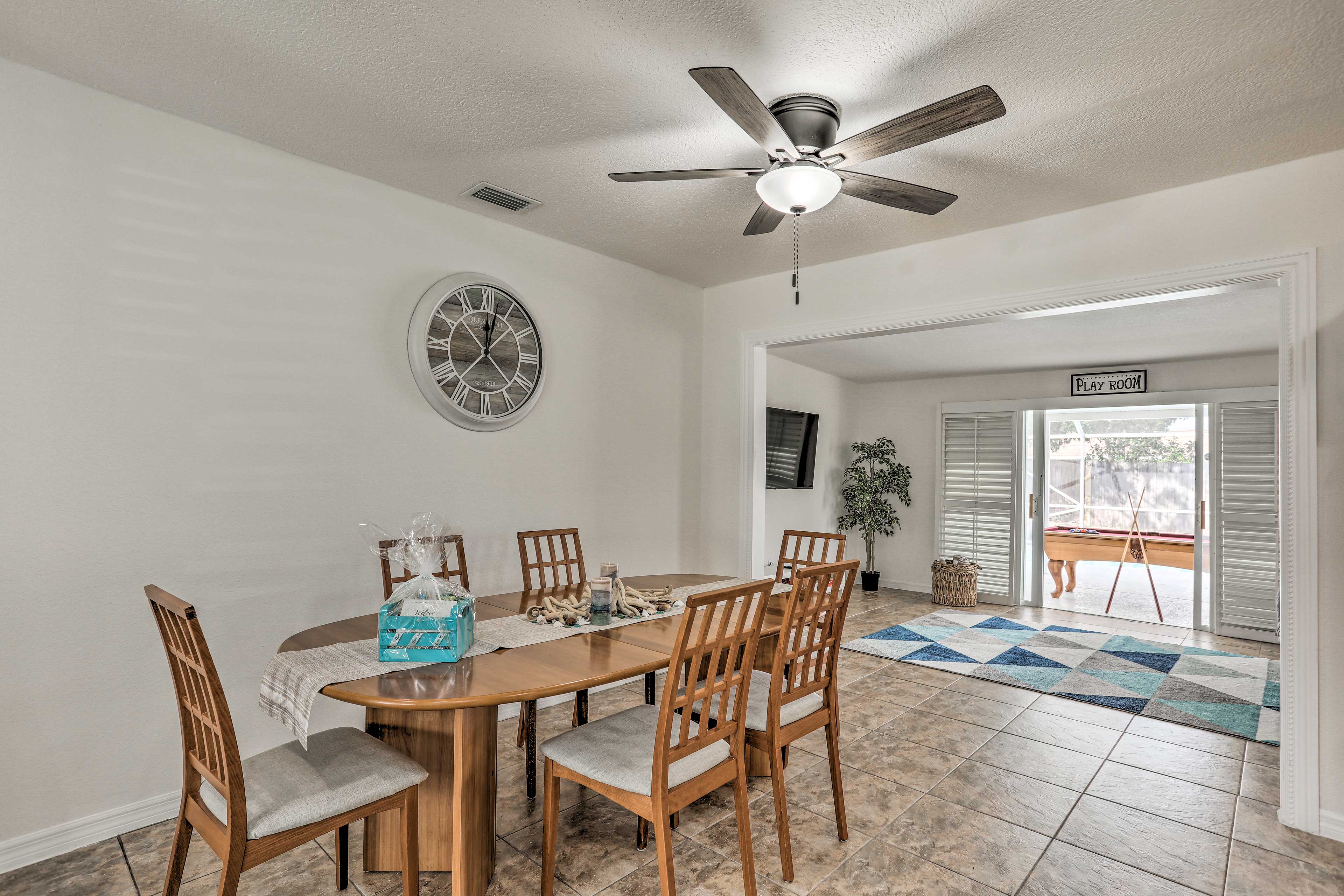 Dining Area | Dishware/Flatware