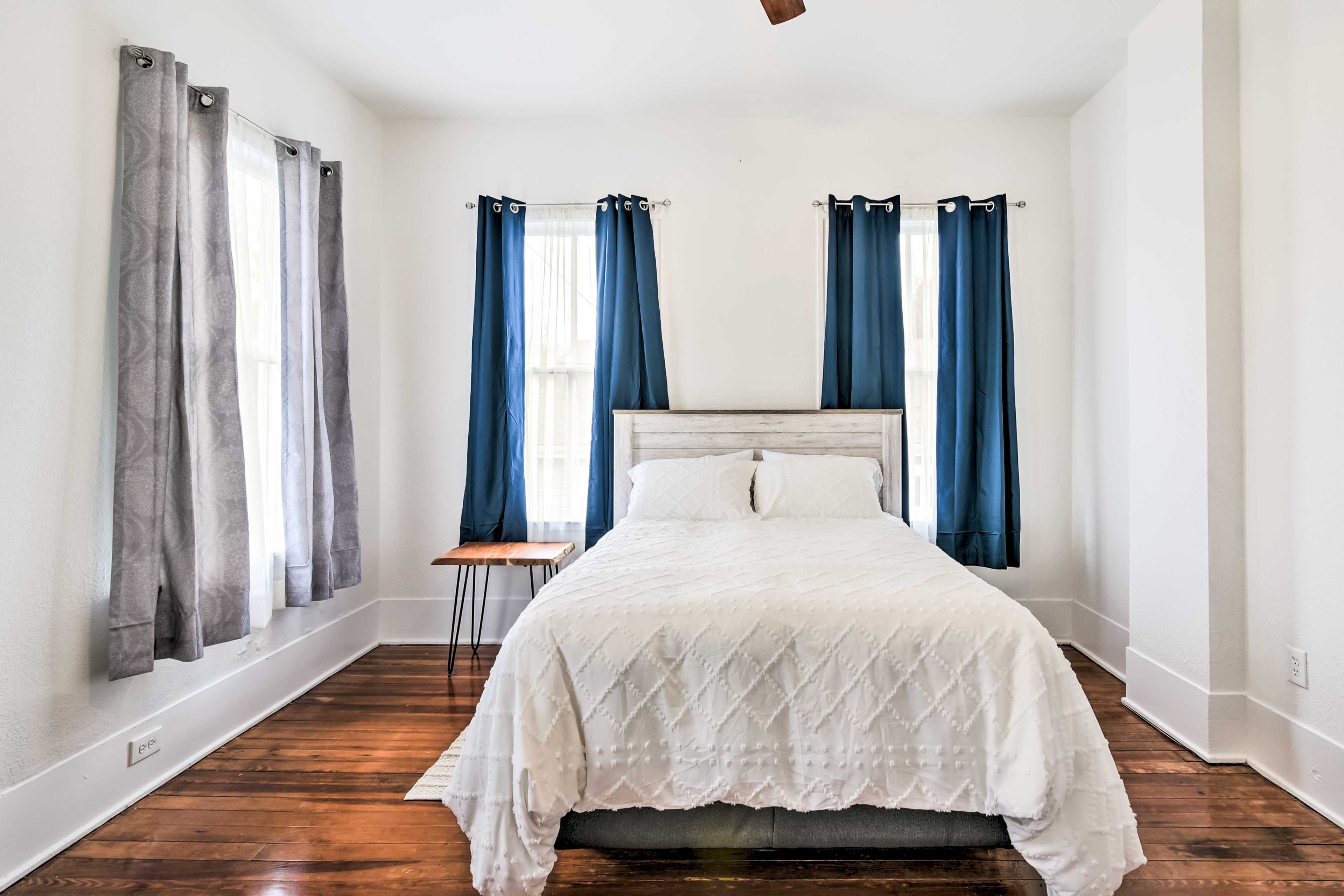 Bedroom 1 | Queen Bed | Linens & Towels