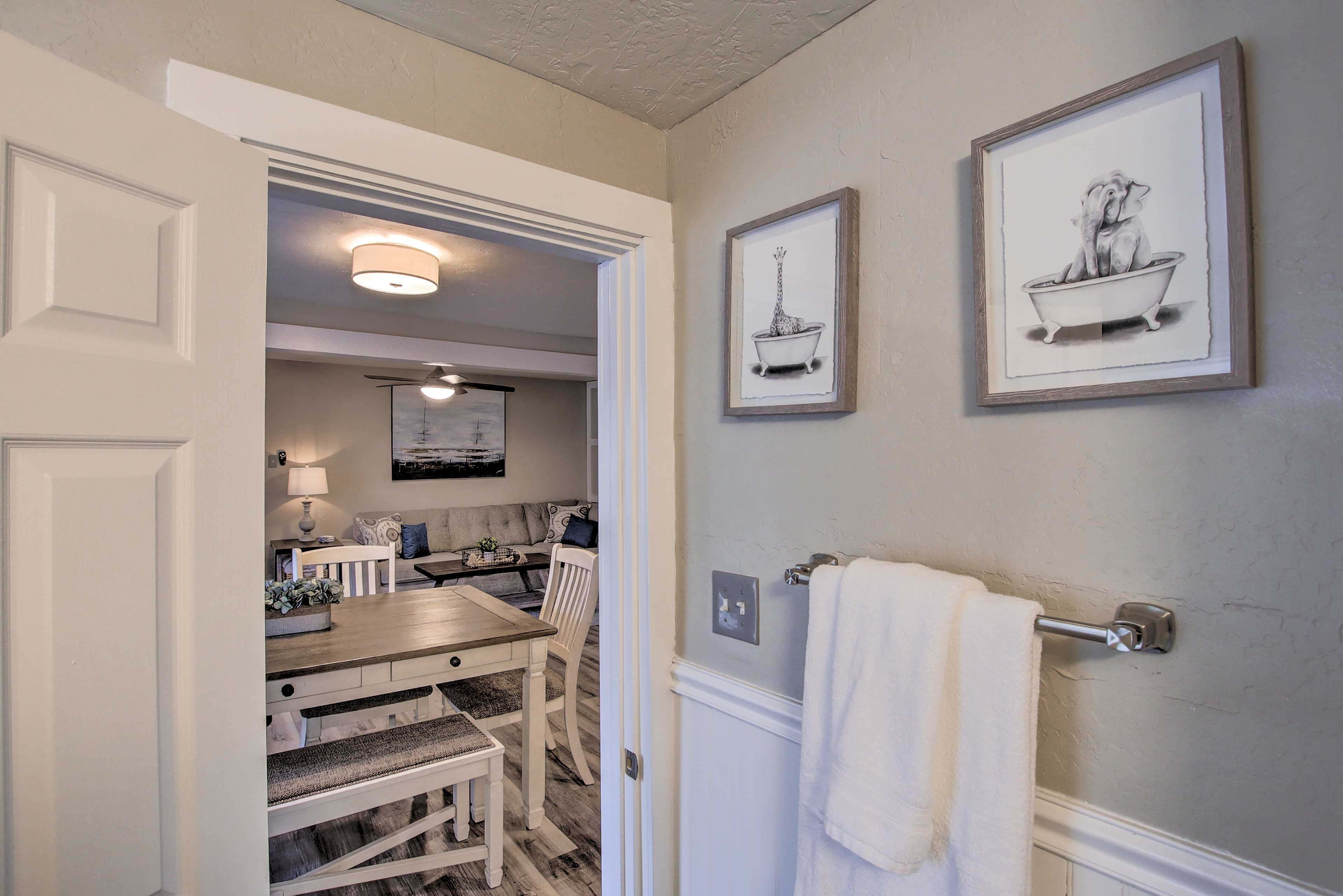 Full Bathroom | Soaking Tub | 1st Floor