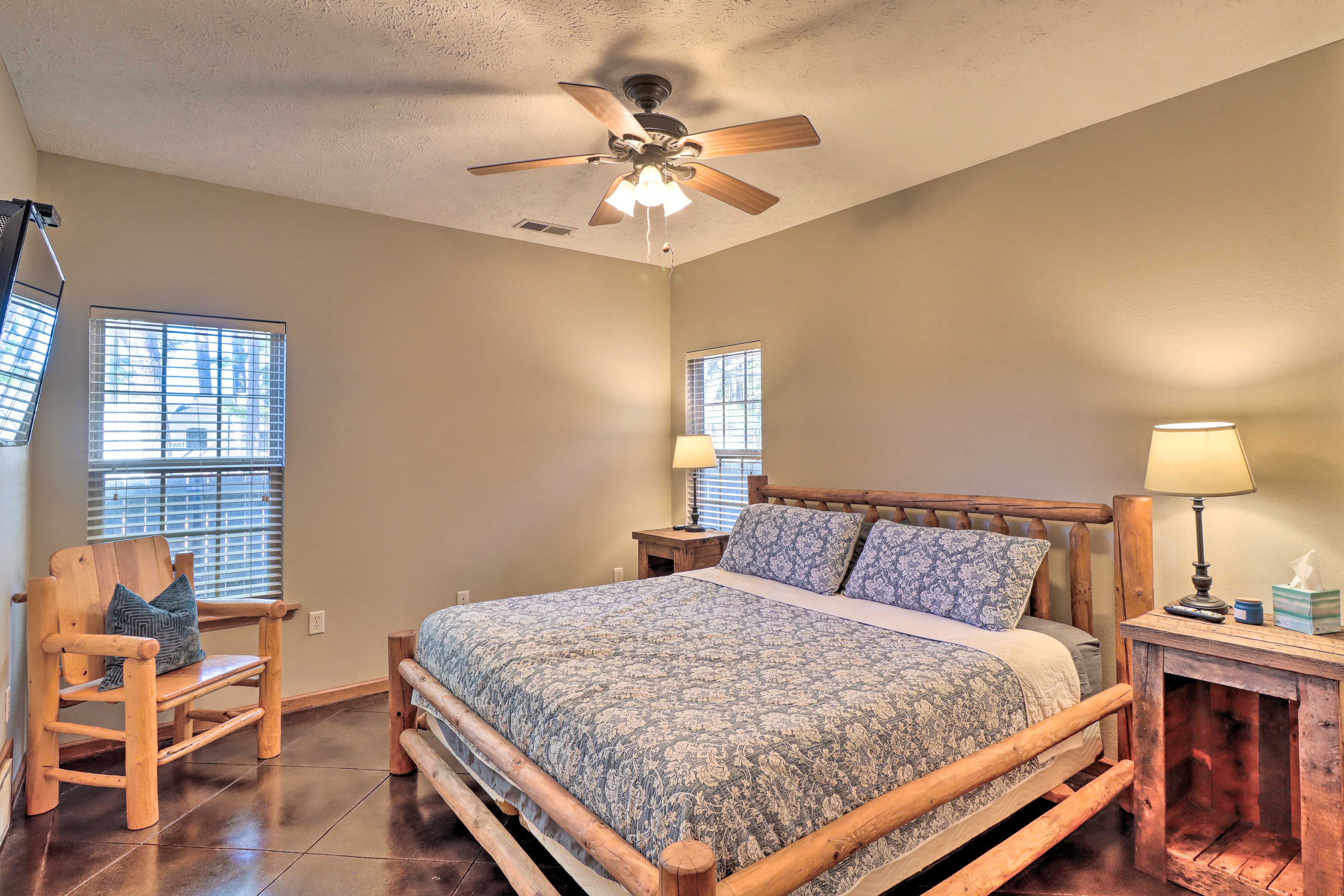 Bedroom Suite | King Bed | Linens Provided | Smart TV | Main Level