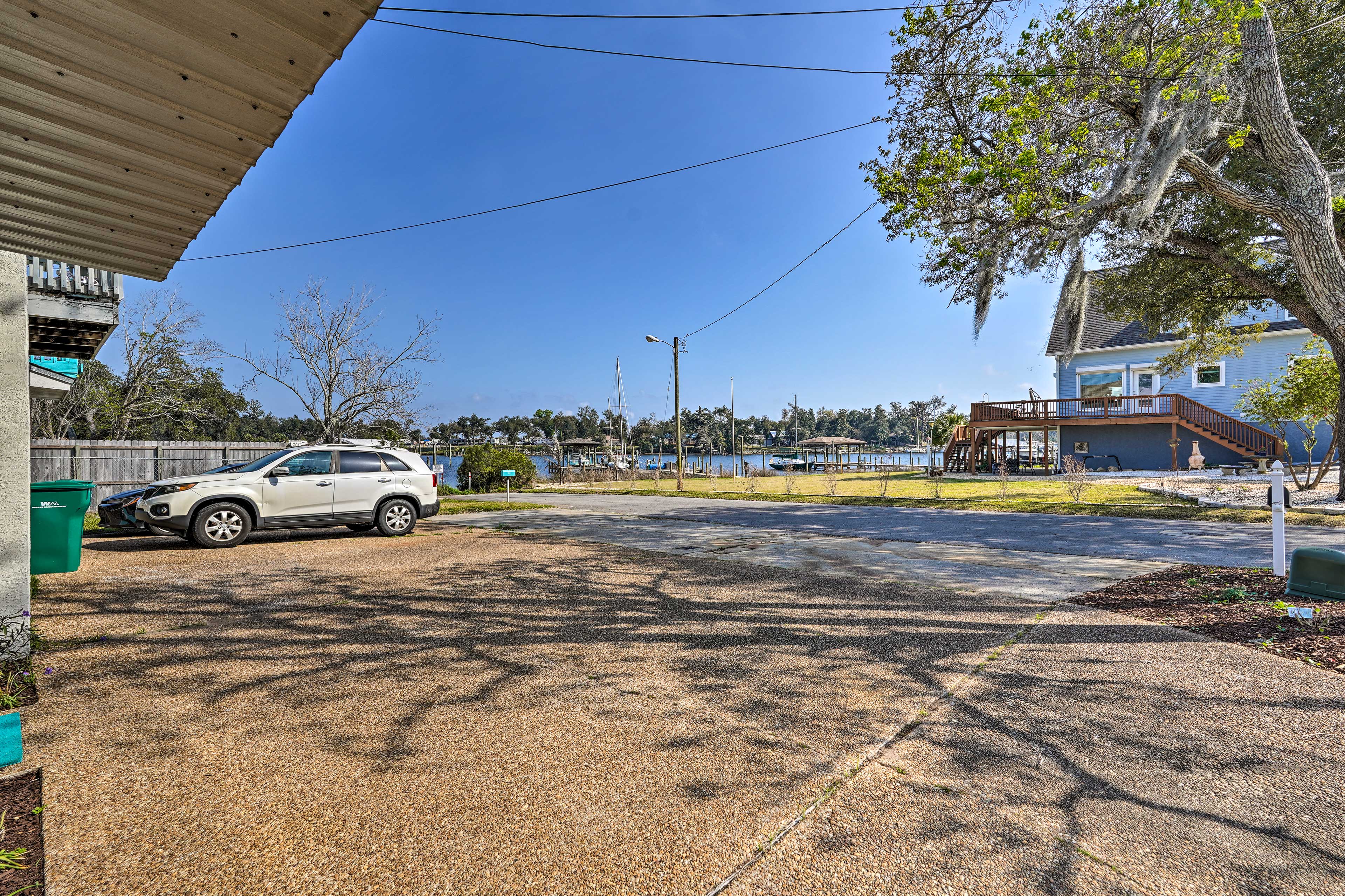 Parking | Driveway (2 Vehicles)