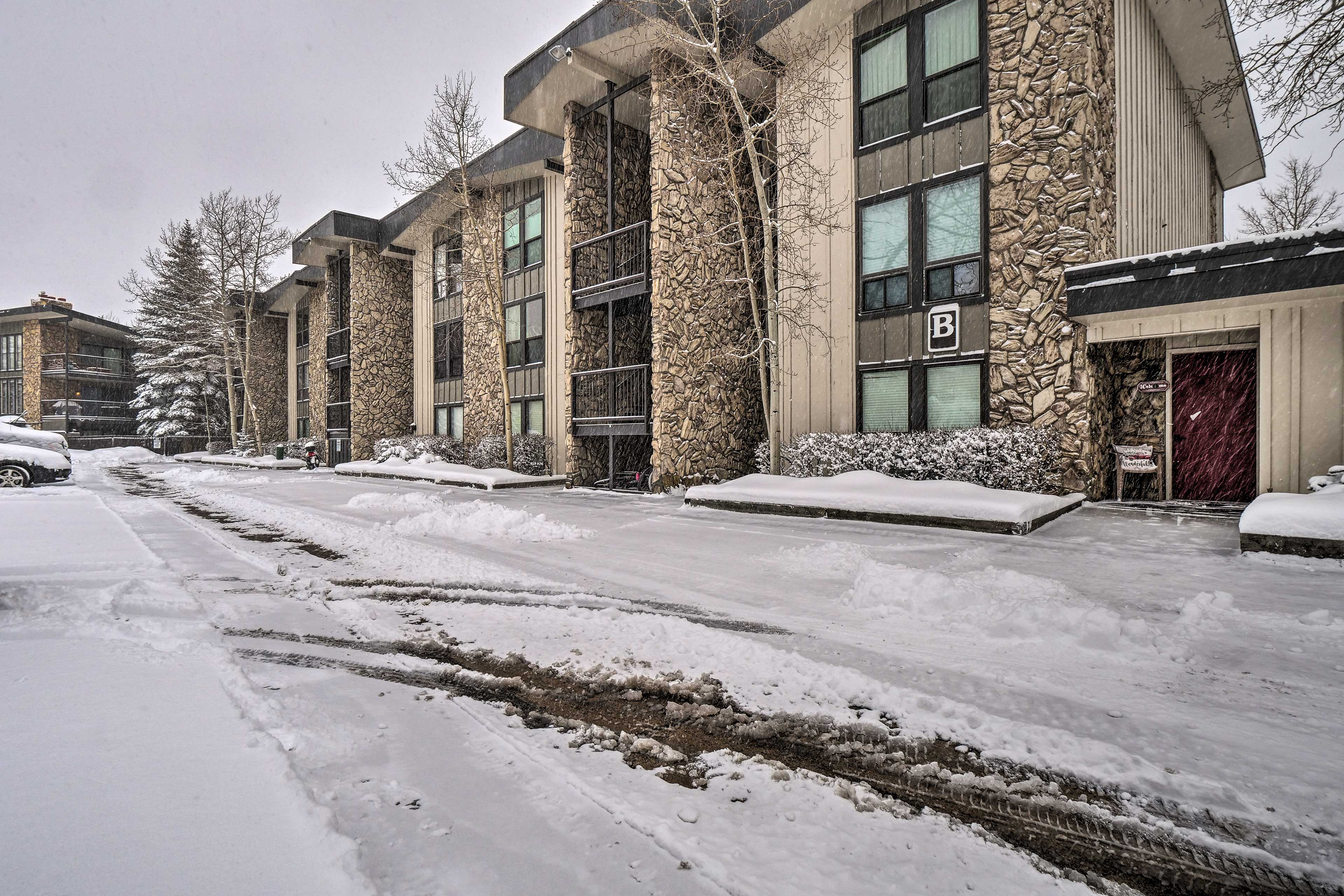 Parking | Community Parking Lot (2 Vehicles)