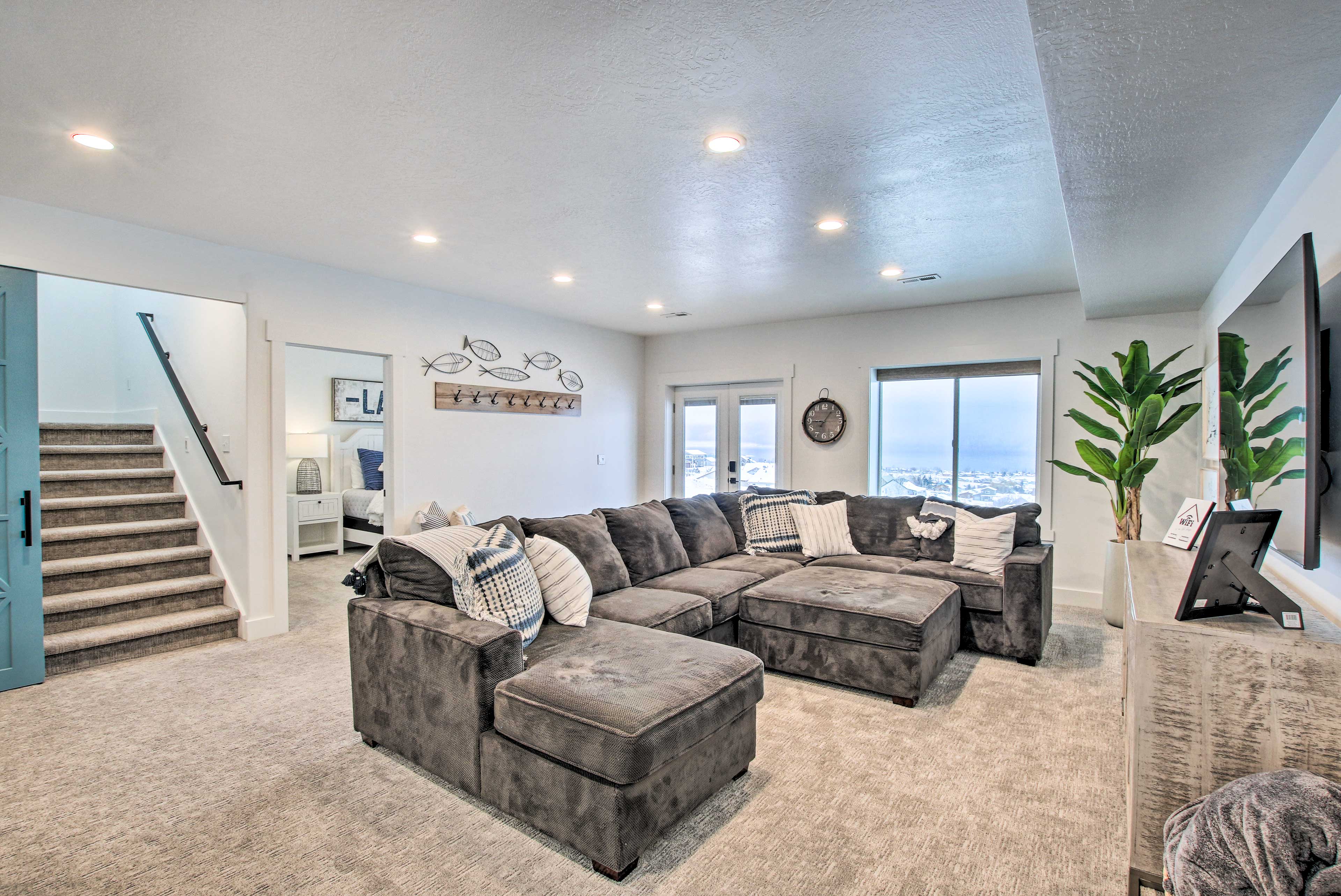 Family Room | 1st Floor | Smart TV